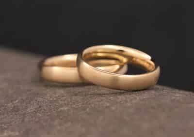 schlichte matte ovale eheringe aus gold schmuckgarten