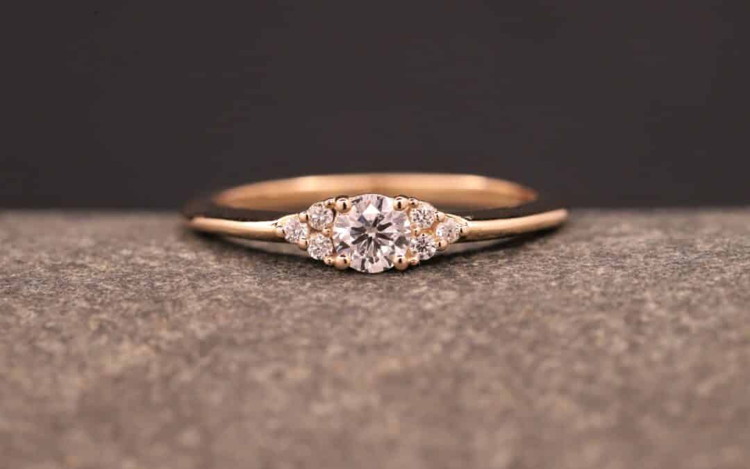 Verlobungsring 585er Rosegold mit 0,298ct synthetischen Diamanten im Brillantschliff