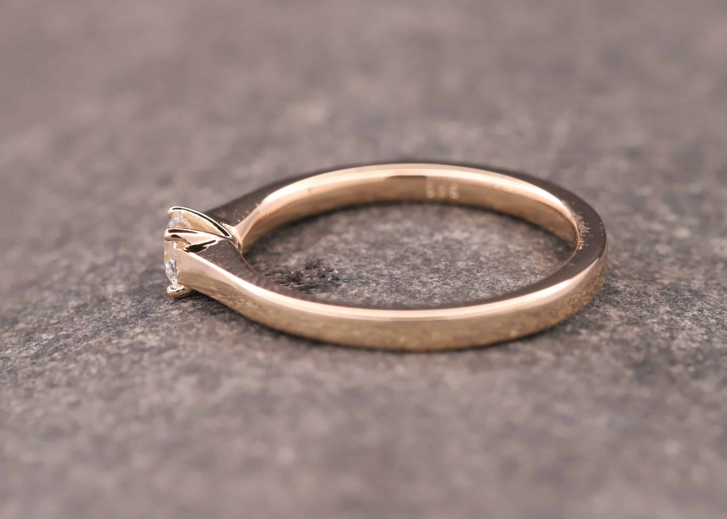 verlobungs ring - solitaire ring in gold mit diamant