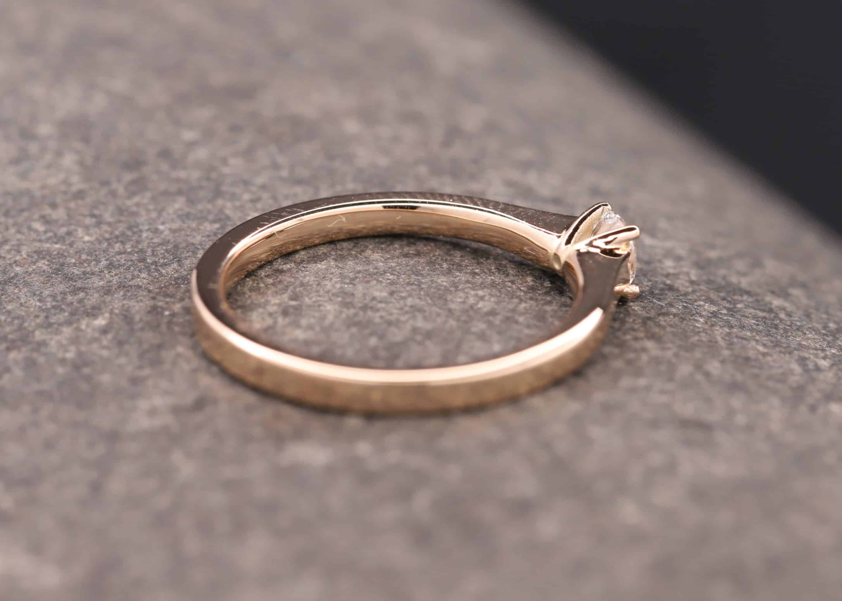 verlobungs ring - solitaire ring in gold mit diamant