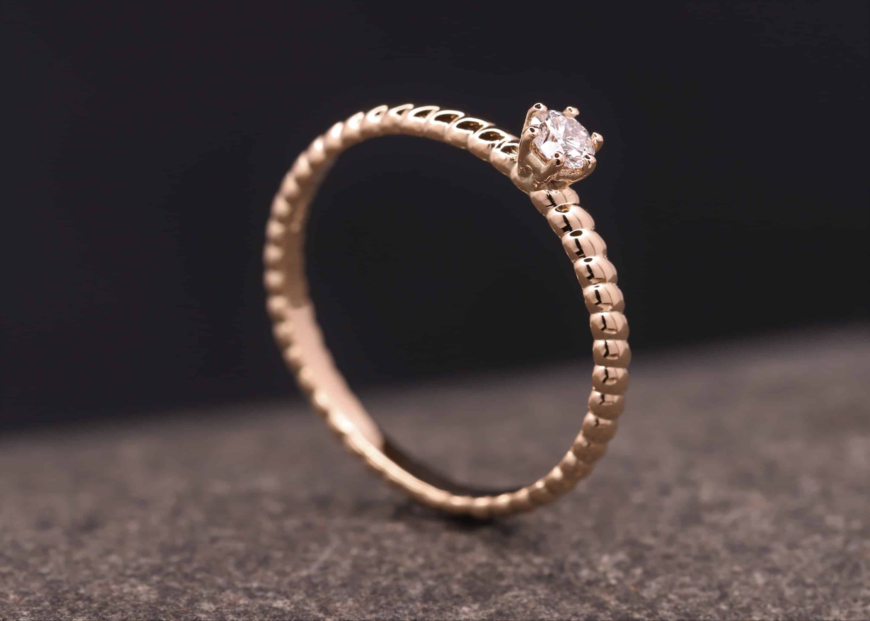 verlobungsring in rosegold mit diamant aus dem schmuckgarten