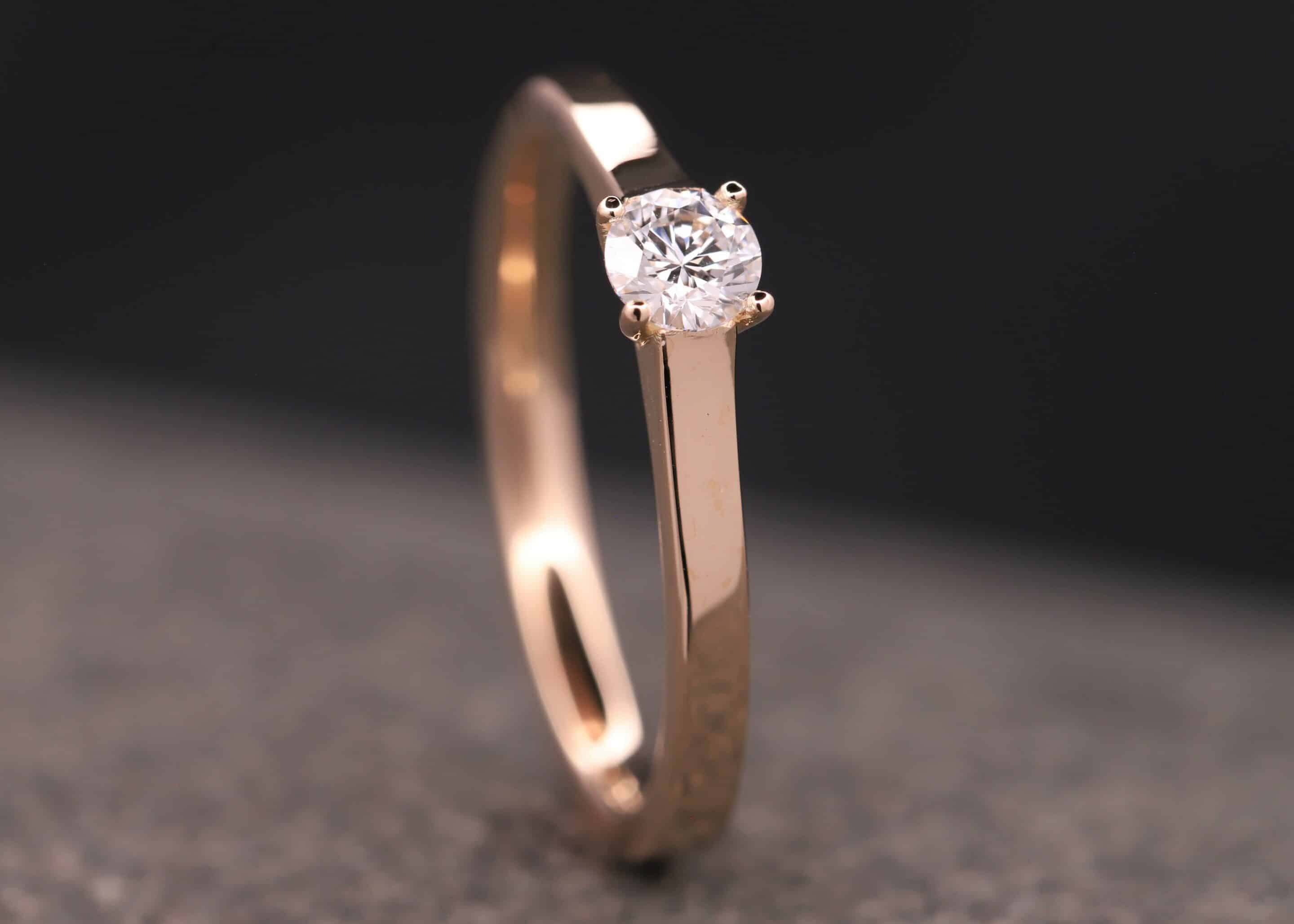 verlobungs ring - solitaire ring in gold mit diamant