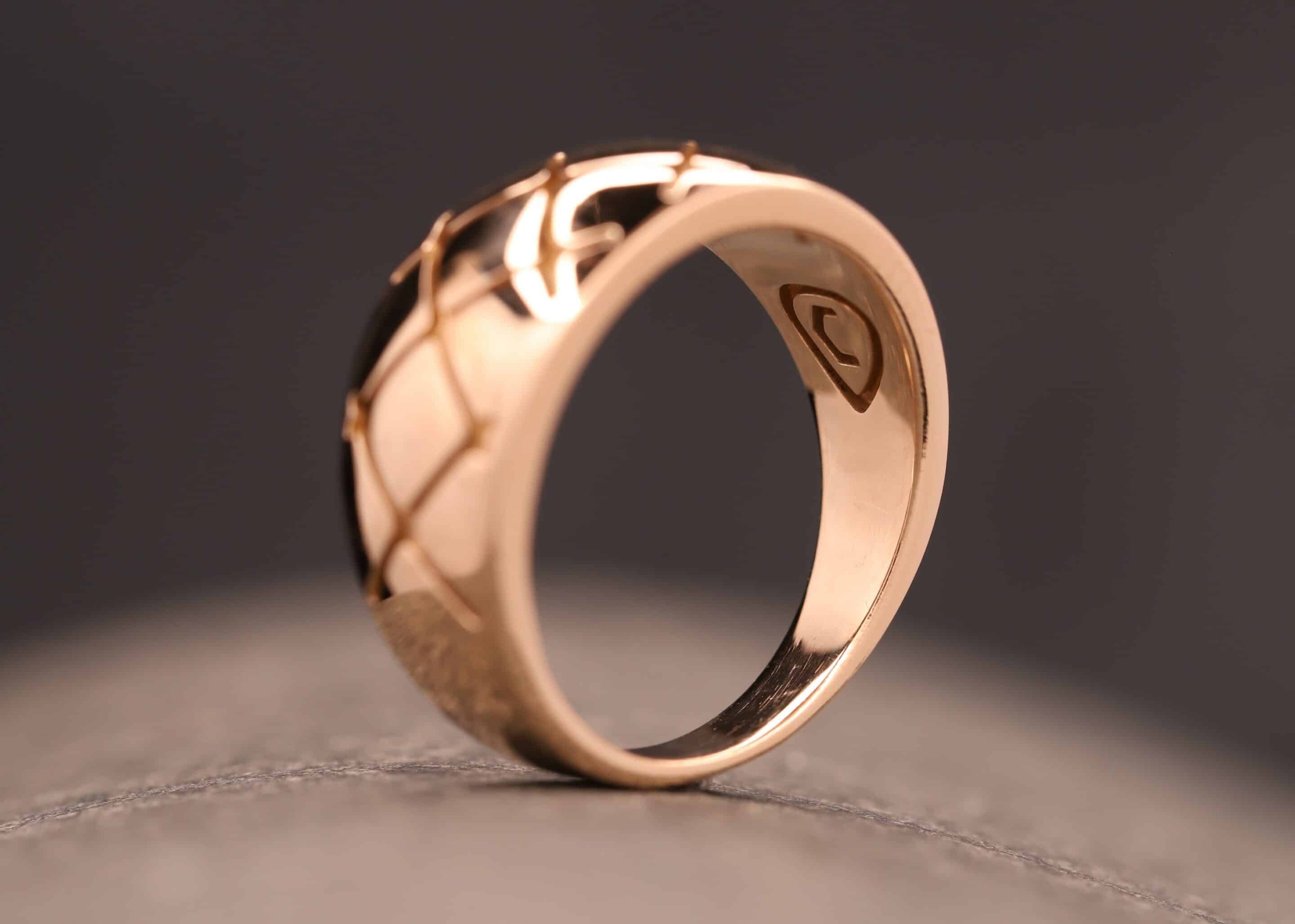 caretta chesterfield - ausgefallener breiter gold ring aus stolberg
