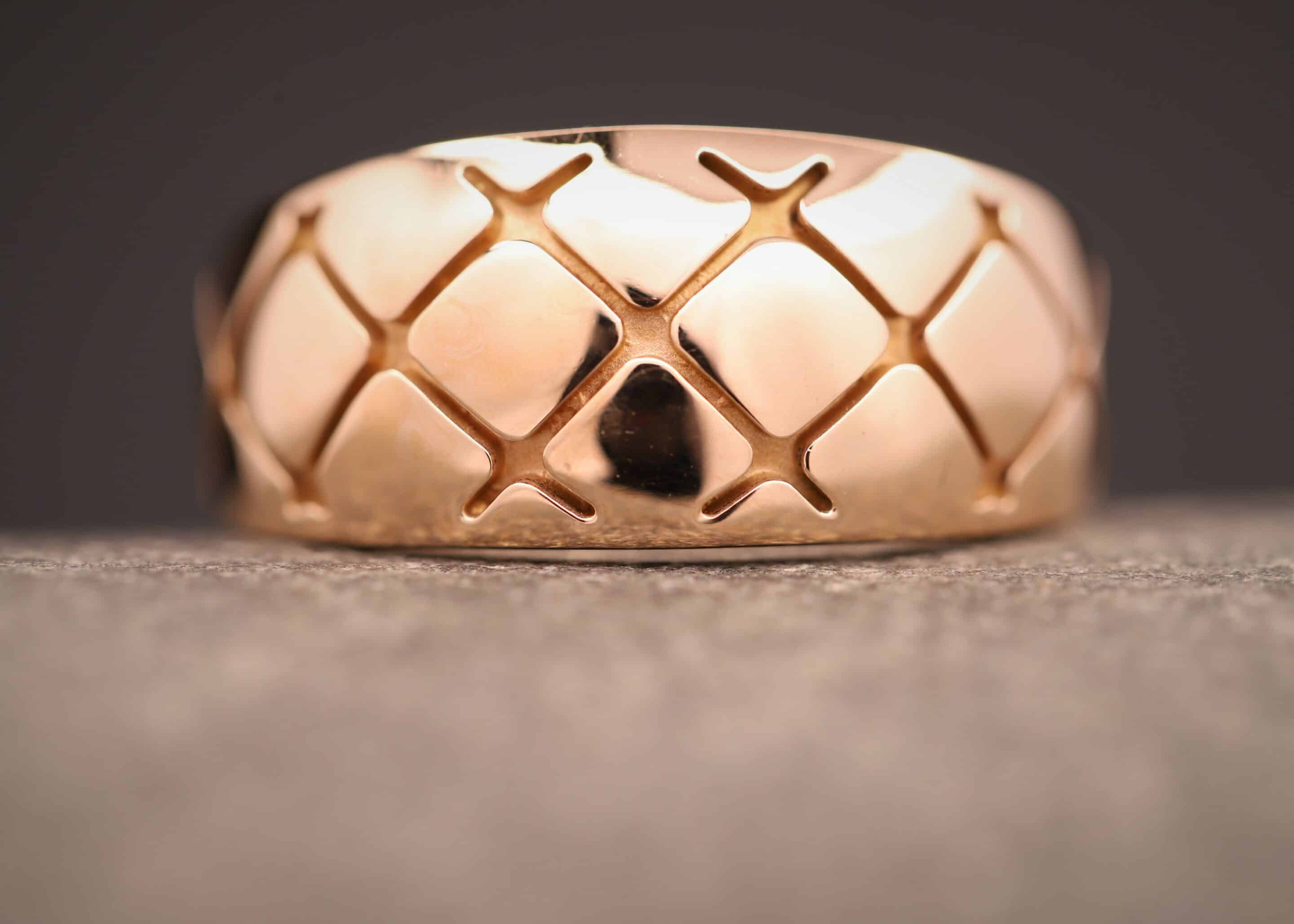 caretta chesterfield - ausgefallener breiter gold ring aus stolberg