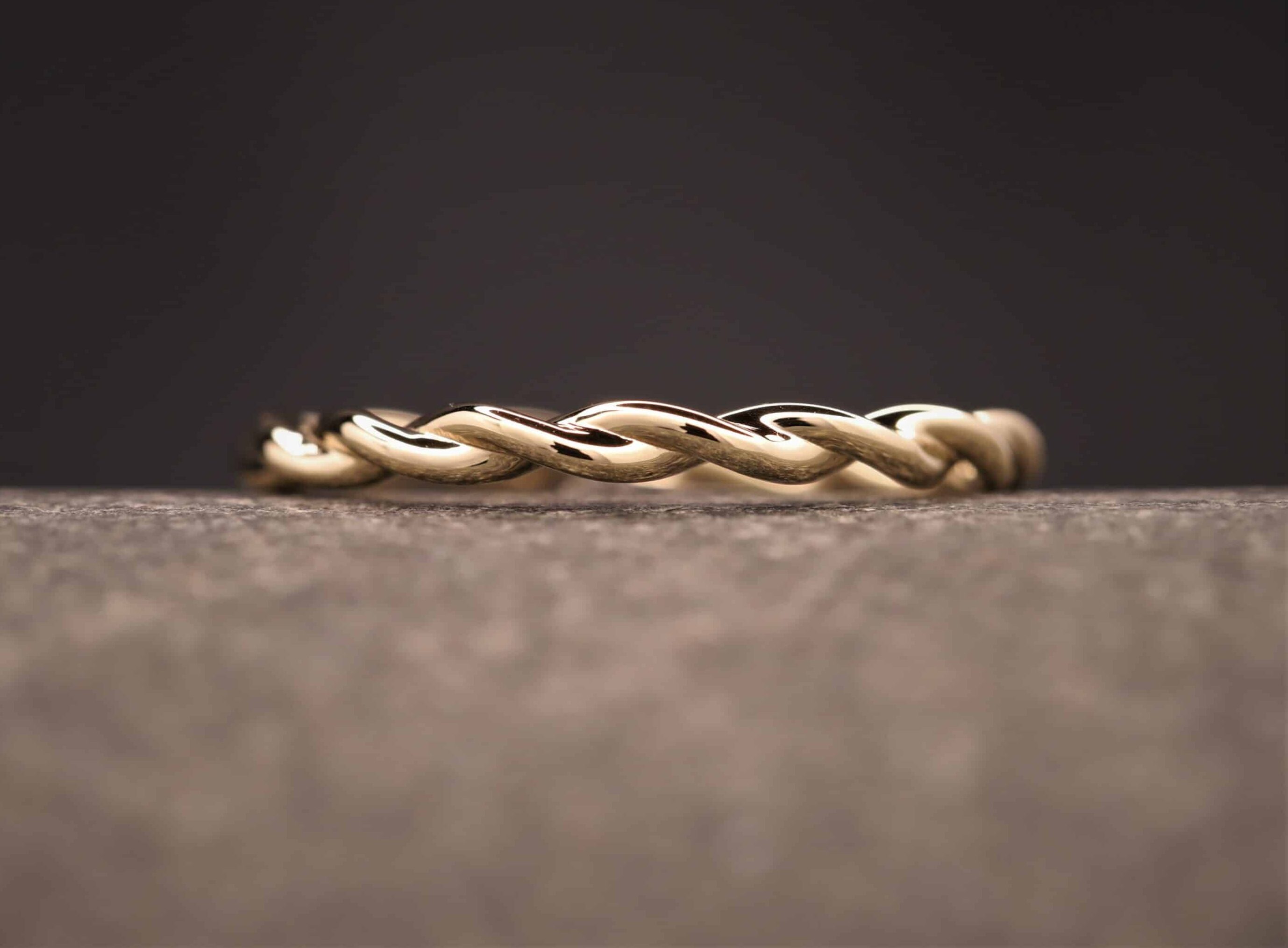 gedrehter gold draht ring aus dem schmuckgarten bei aachen