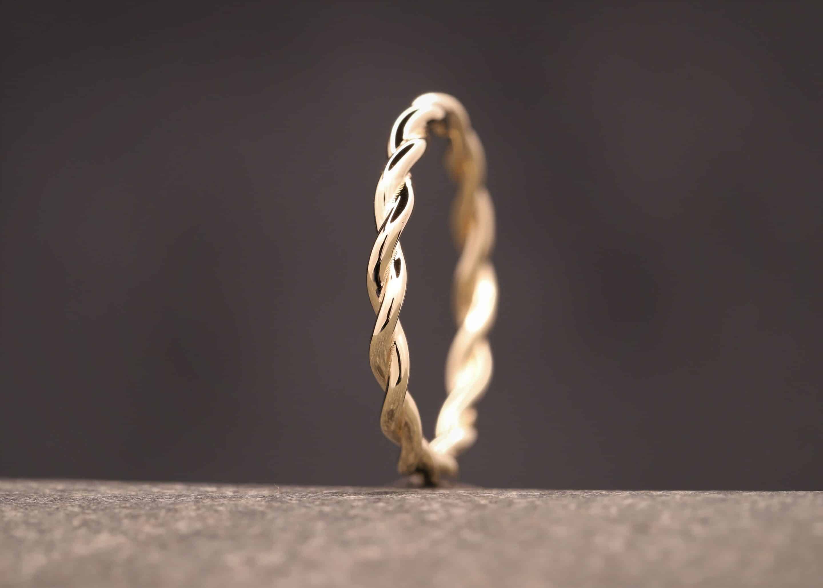 gedrehter gold draht ring aus dem schmuckgarten bei aachen