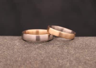 zweifarbige eheringe aus gold steckloetringe aus dem schmuckgarten