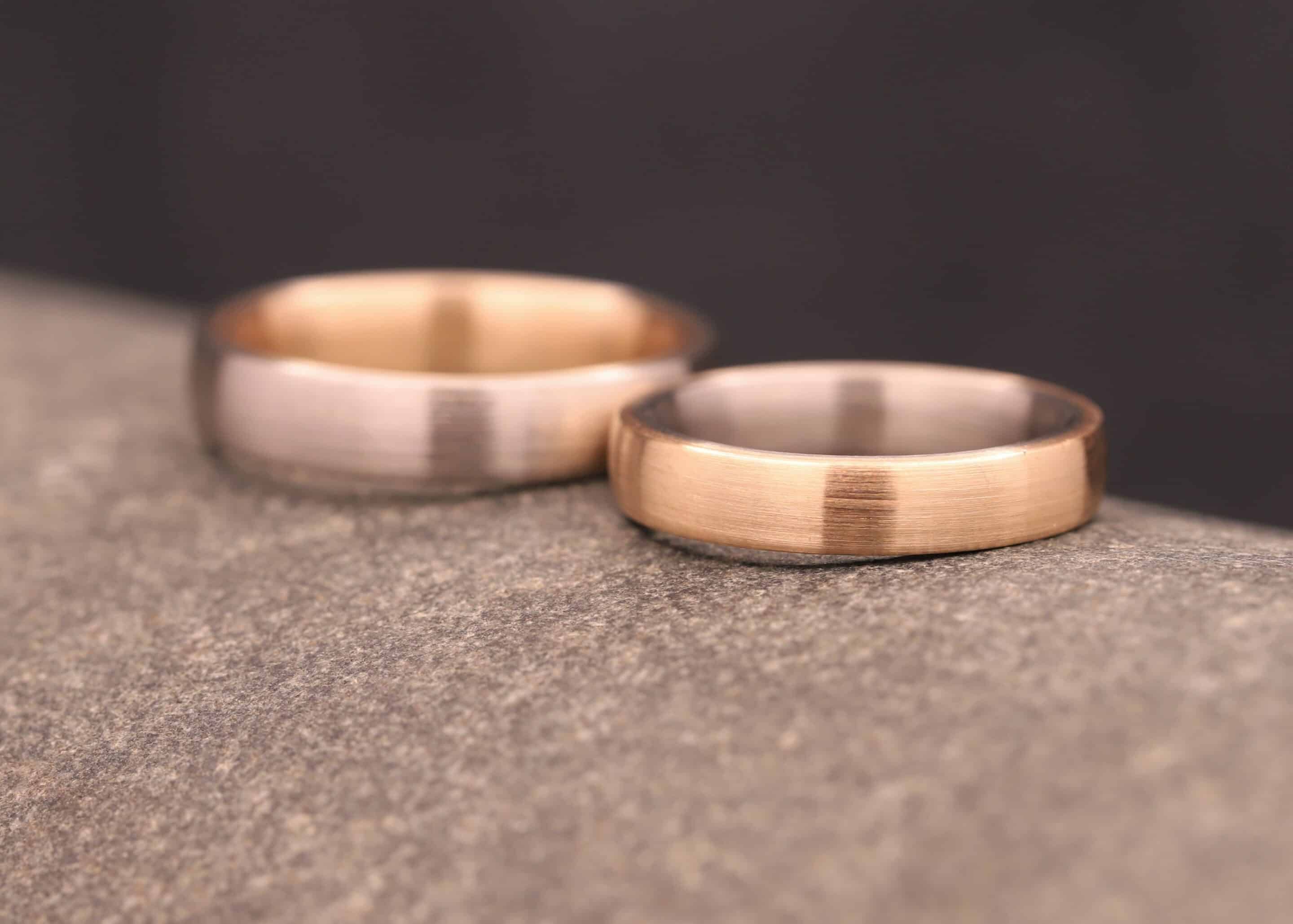 zweifarbige eheringe aus gold steckloetringe aus dem schmuckgarten