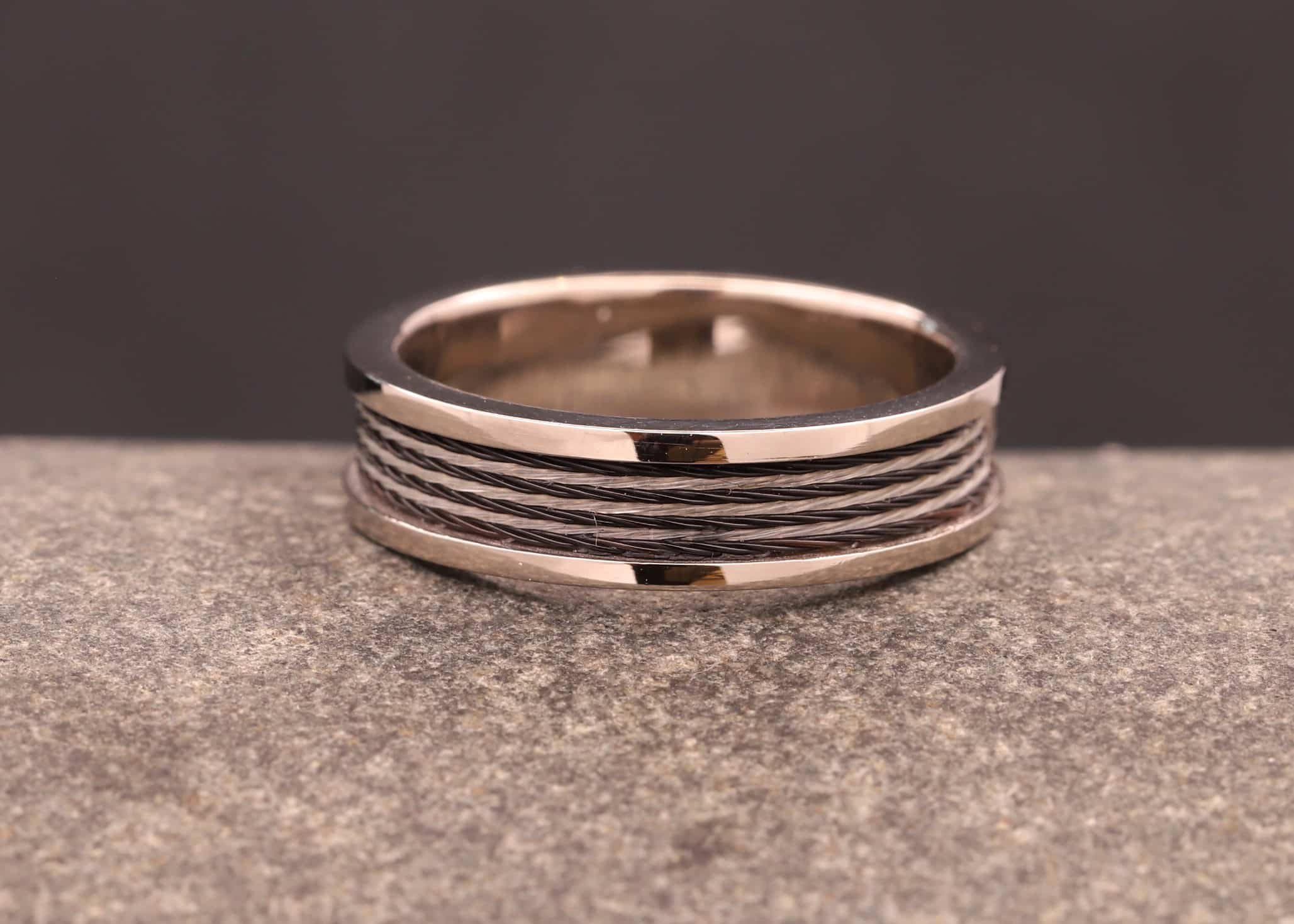 polierter pferde haar ring aus grau gold schmuckgarten stolberg aachen