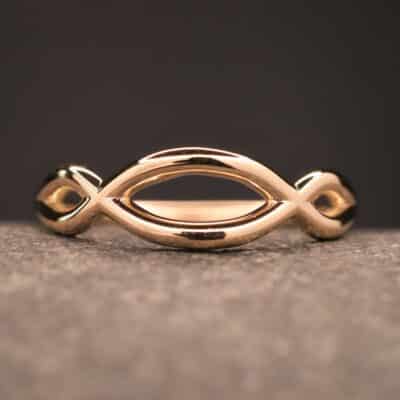 verspielter gold ring runddraht anfertigung aus dem schmuckgarten