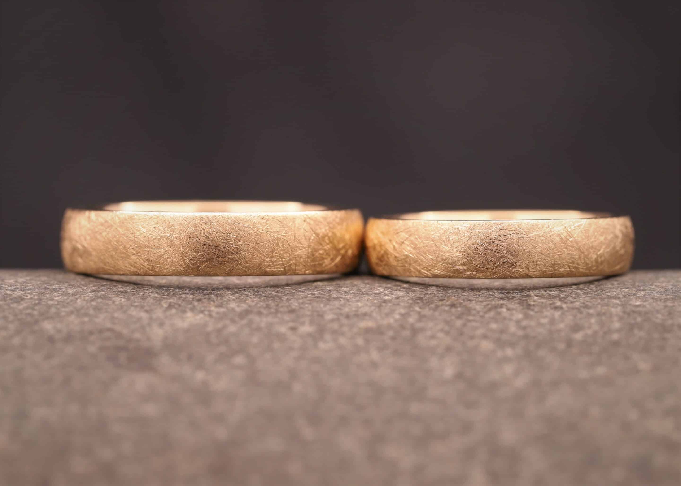 zeitlose ehe rose gold ringe mit eismatt - oberflaeche