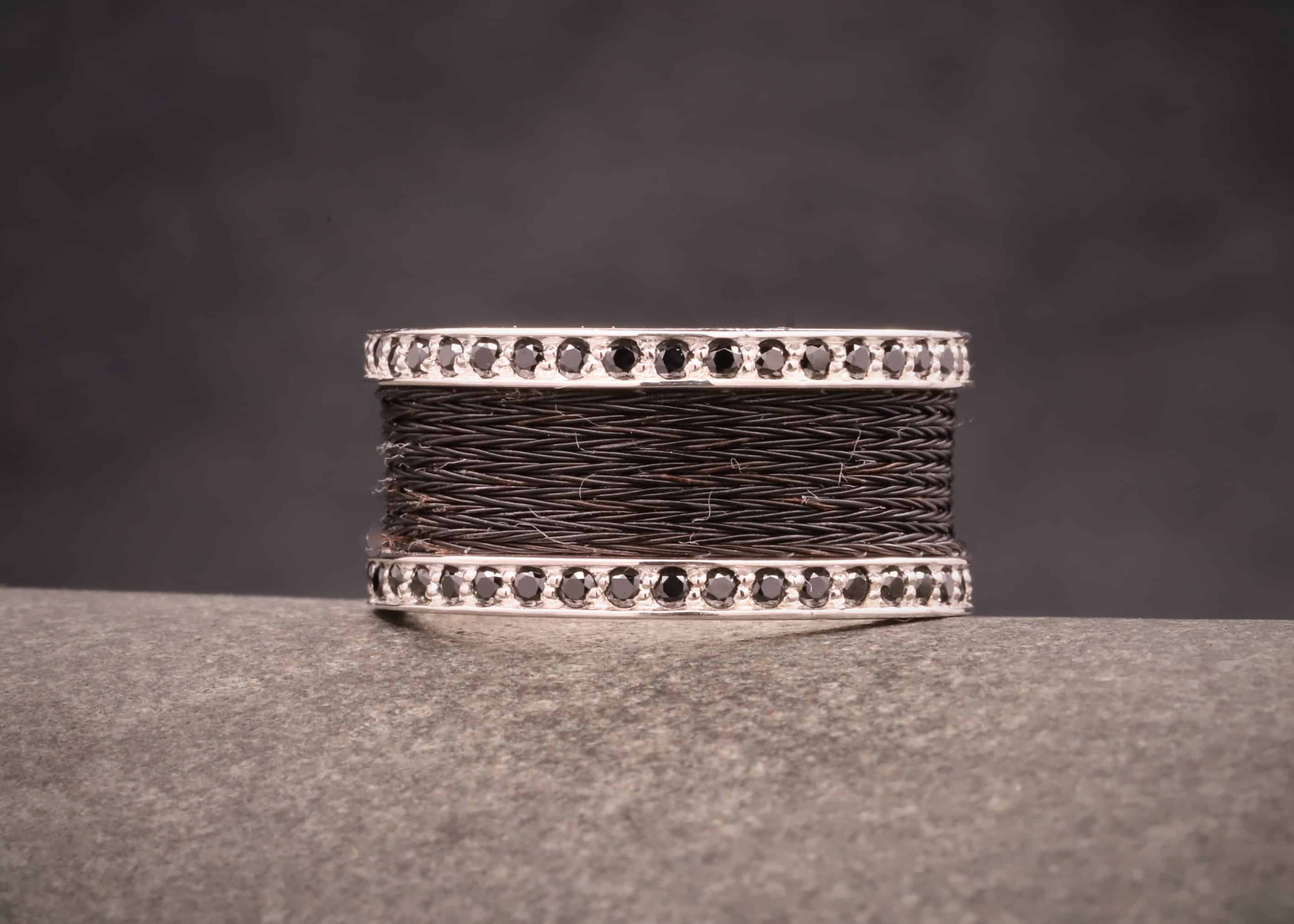 925er silber ring mit schwarzen zirkonias und pferdehaar