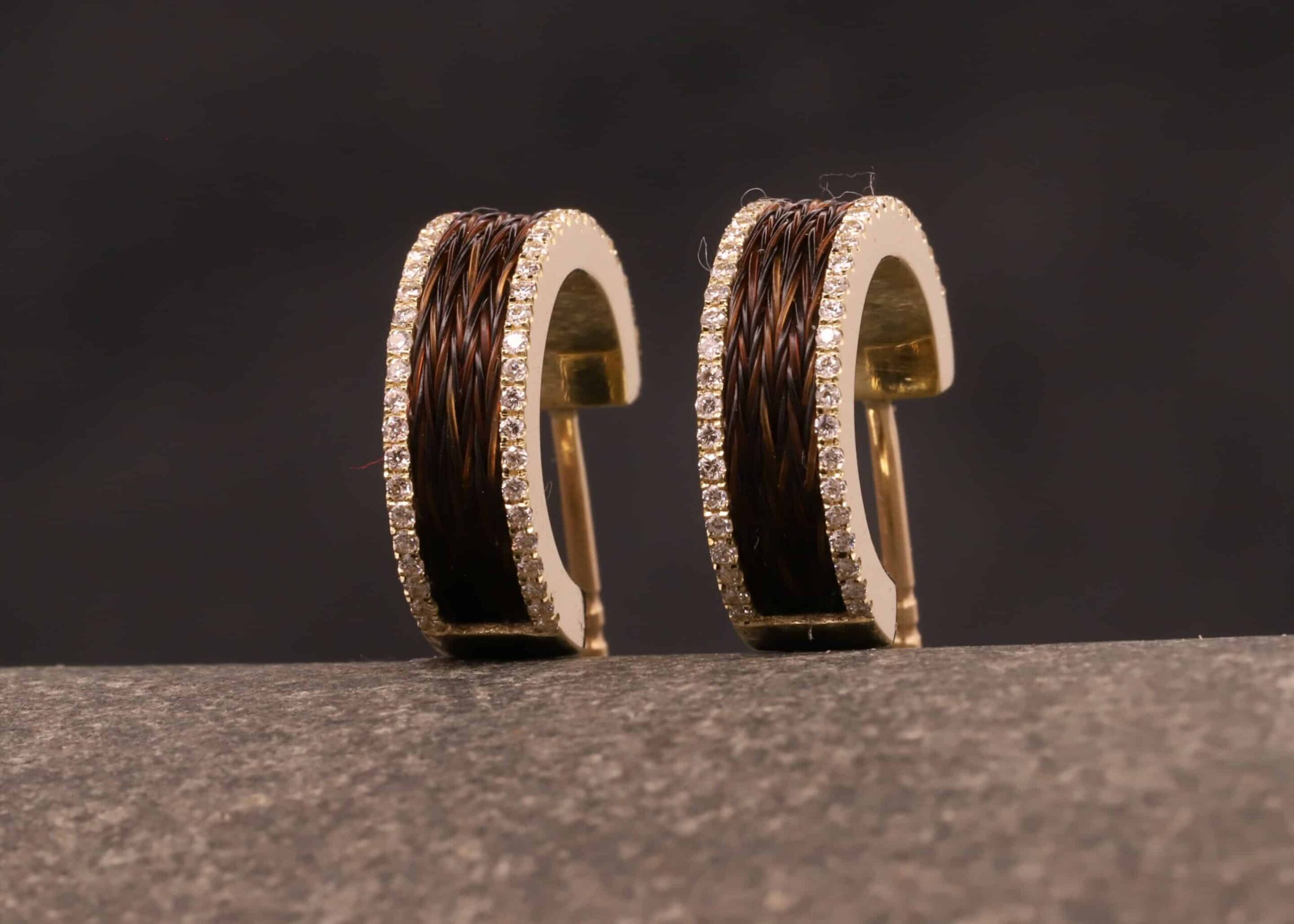 gelbgold creolen mit gewebten pferdehaar und brillanten schmuckgarten