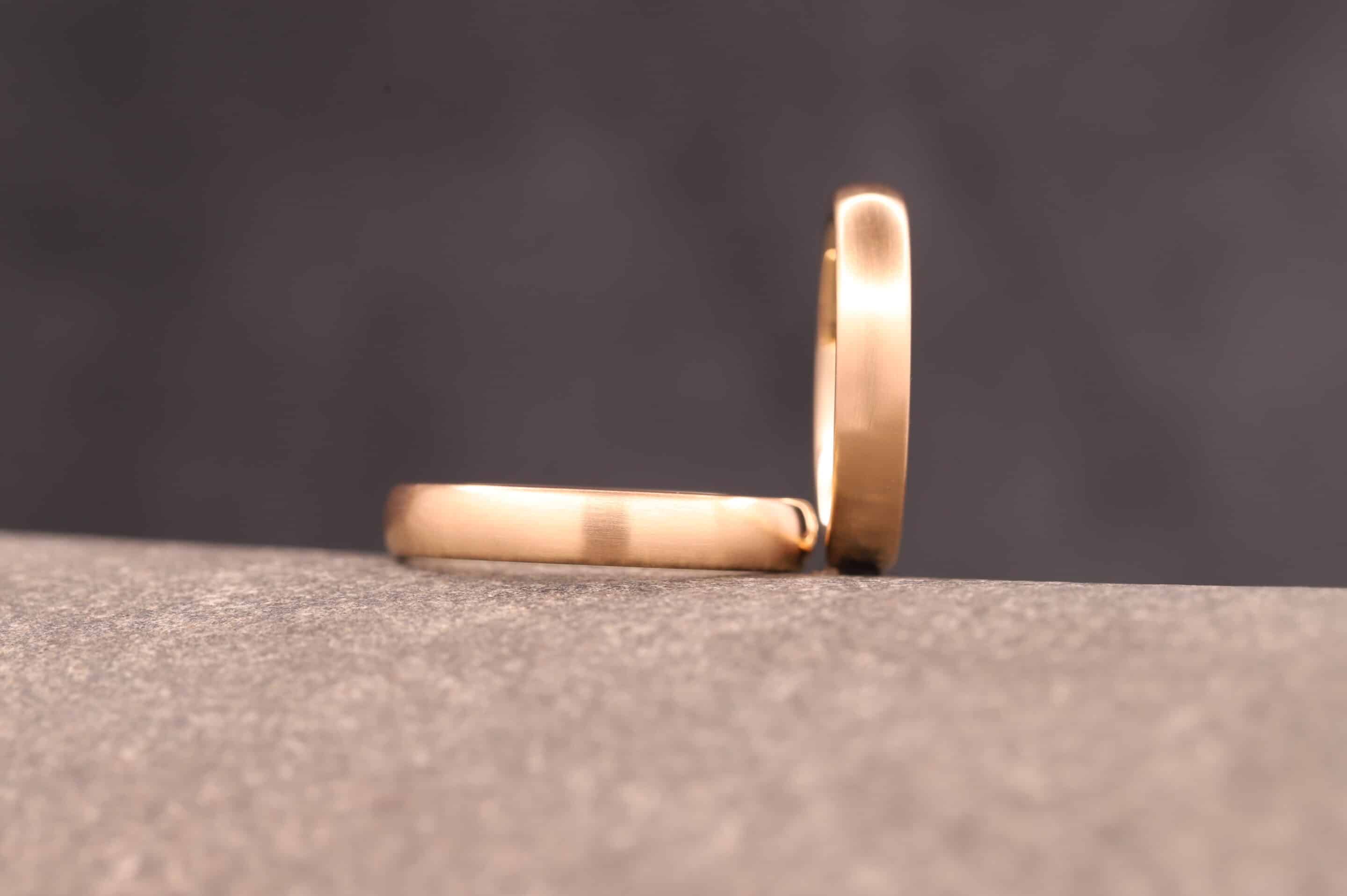 matte gold ringe hochzeit schmuckgarten stolberg