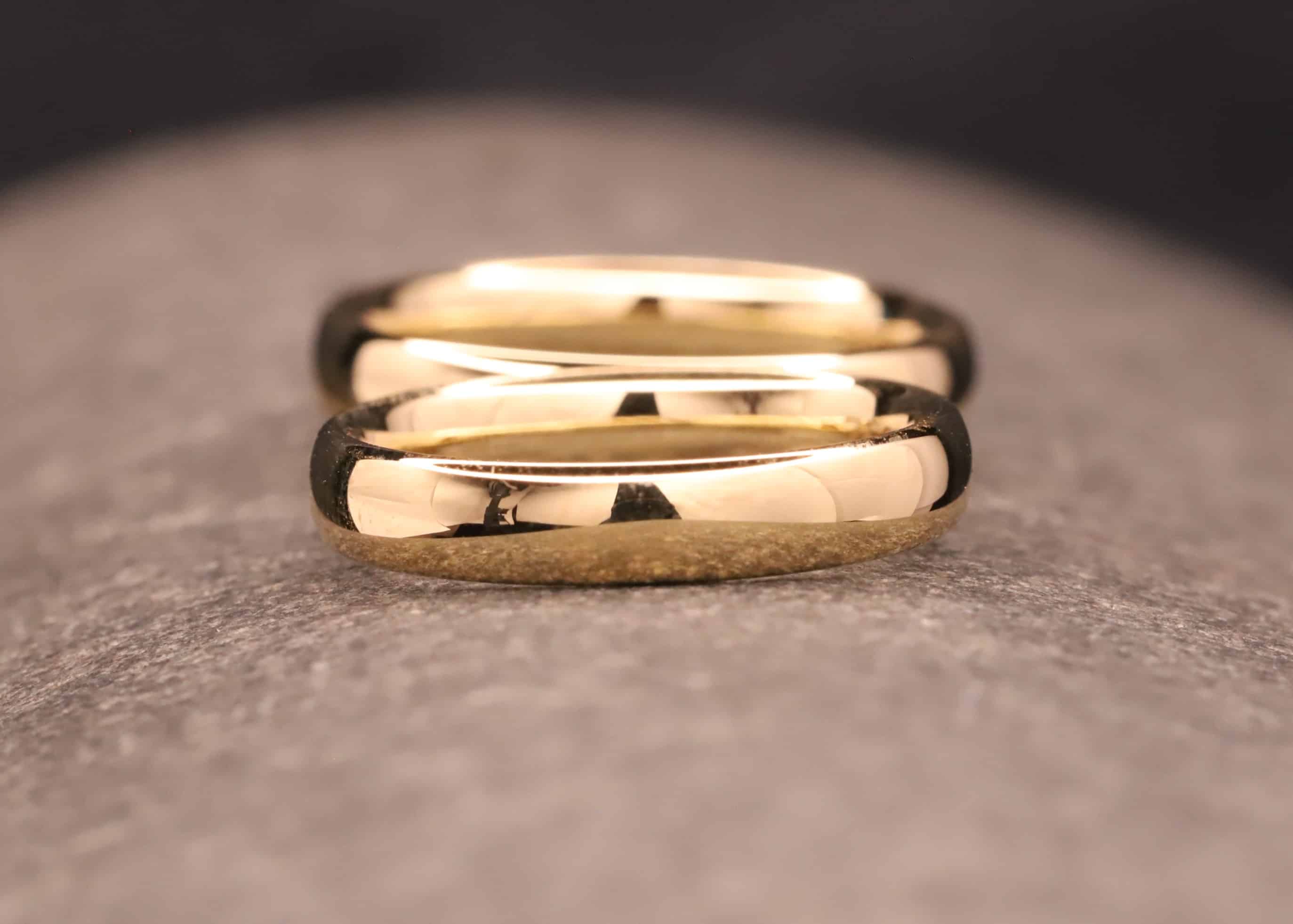 trauringe entstanden im schmuckgarten während des trauringkurses - gold ringe poliert