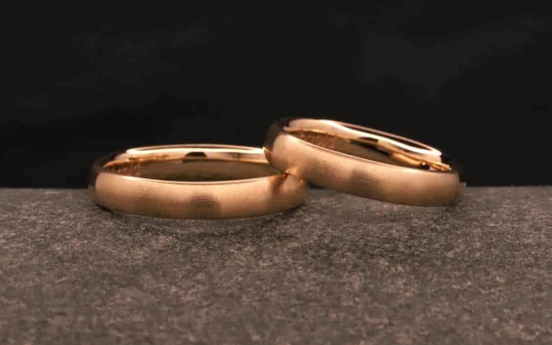 Trauringe in 750er Sattgelbgold