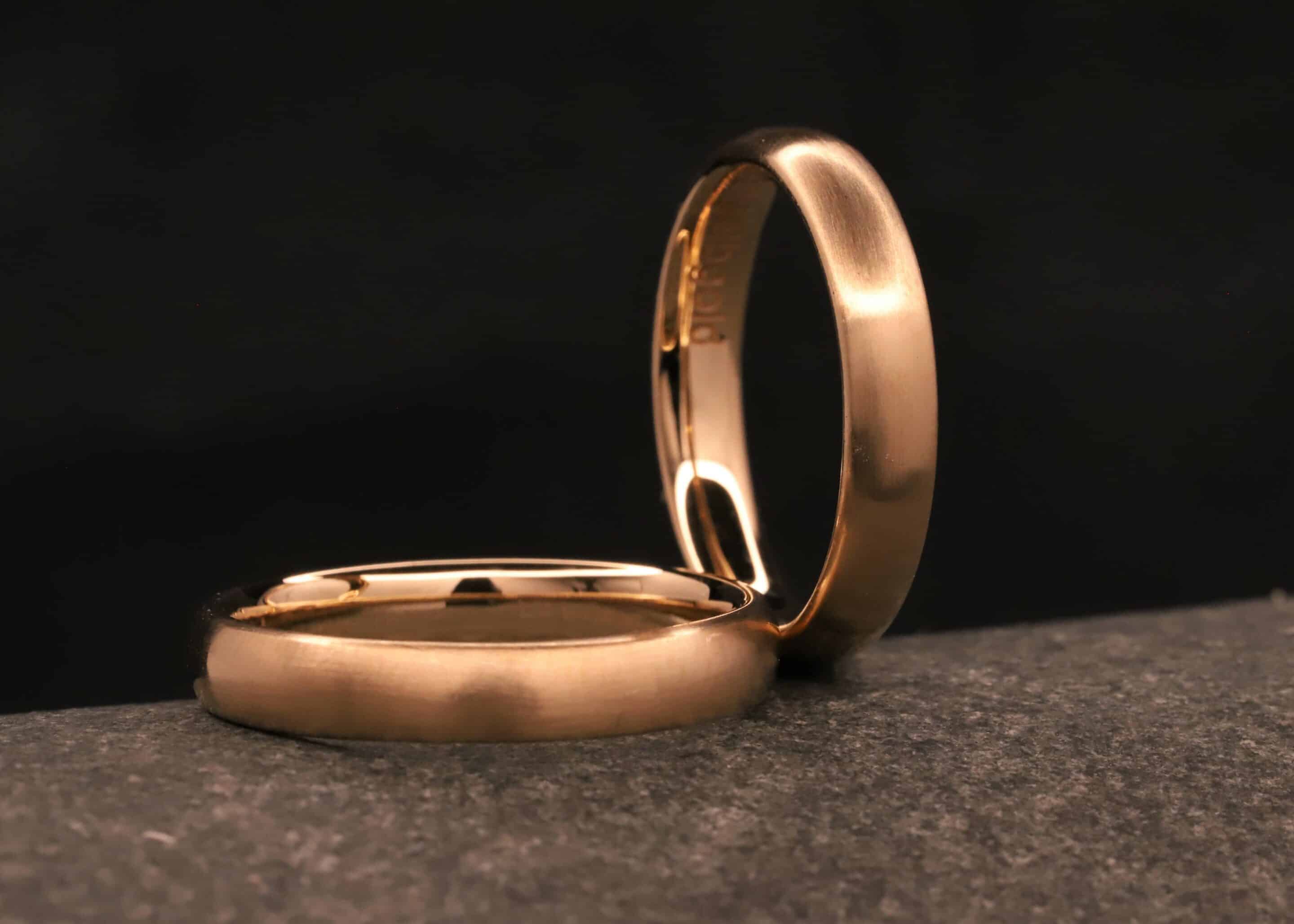 matte ovale gold ringe - entstanden im traurigkurs - schmuckgarten