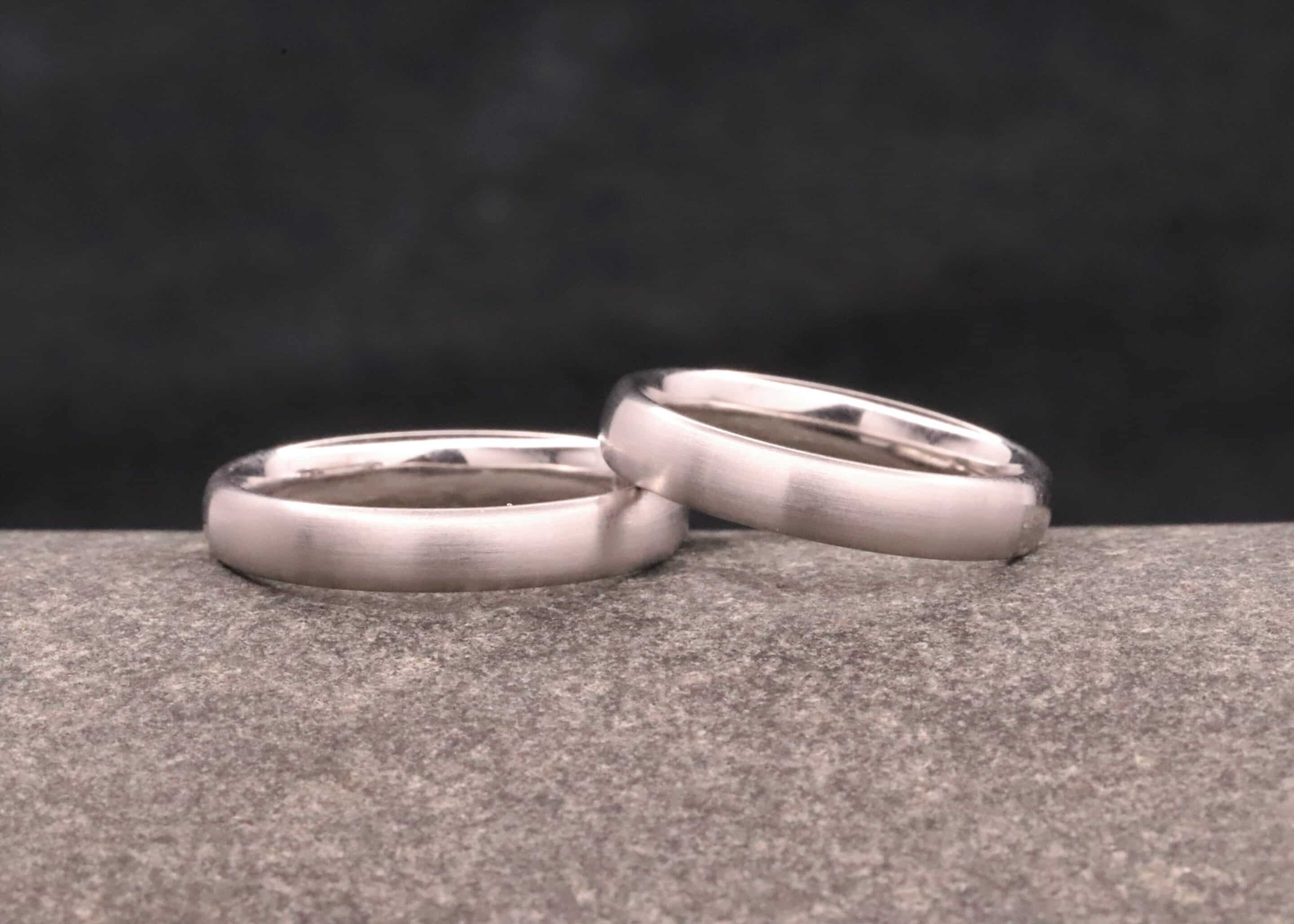 graugold ringe ohne lohtnaht - angefetigt im trauring workshop - schmuckgarten