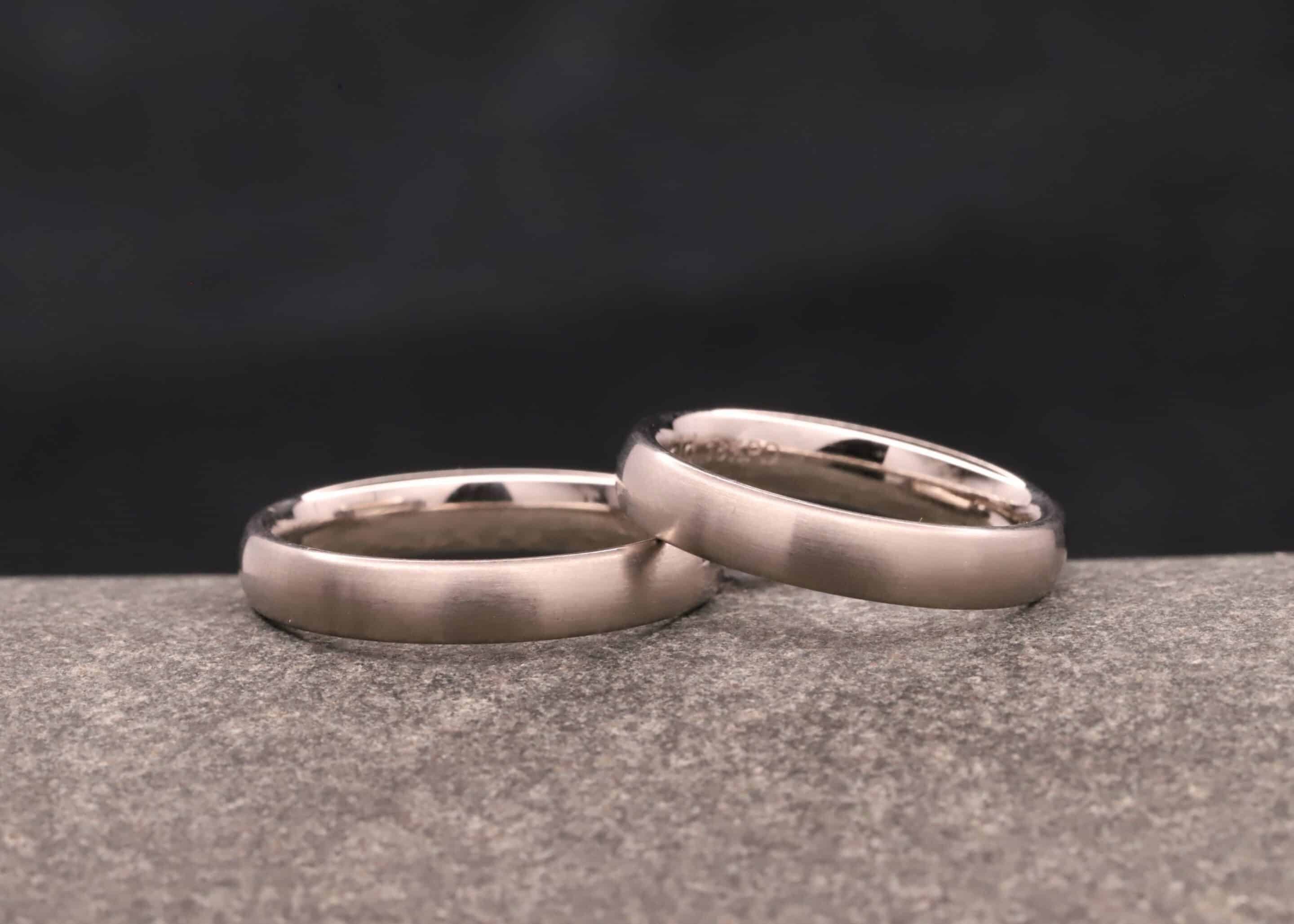 graugold ringe ohne lohtnaht - angefetigt im trauring workshop - schmuckgarten