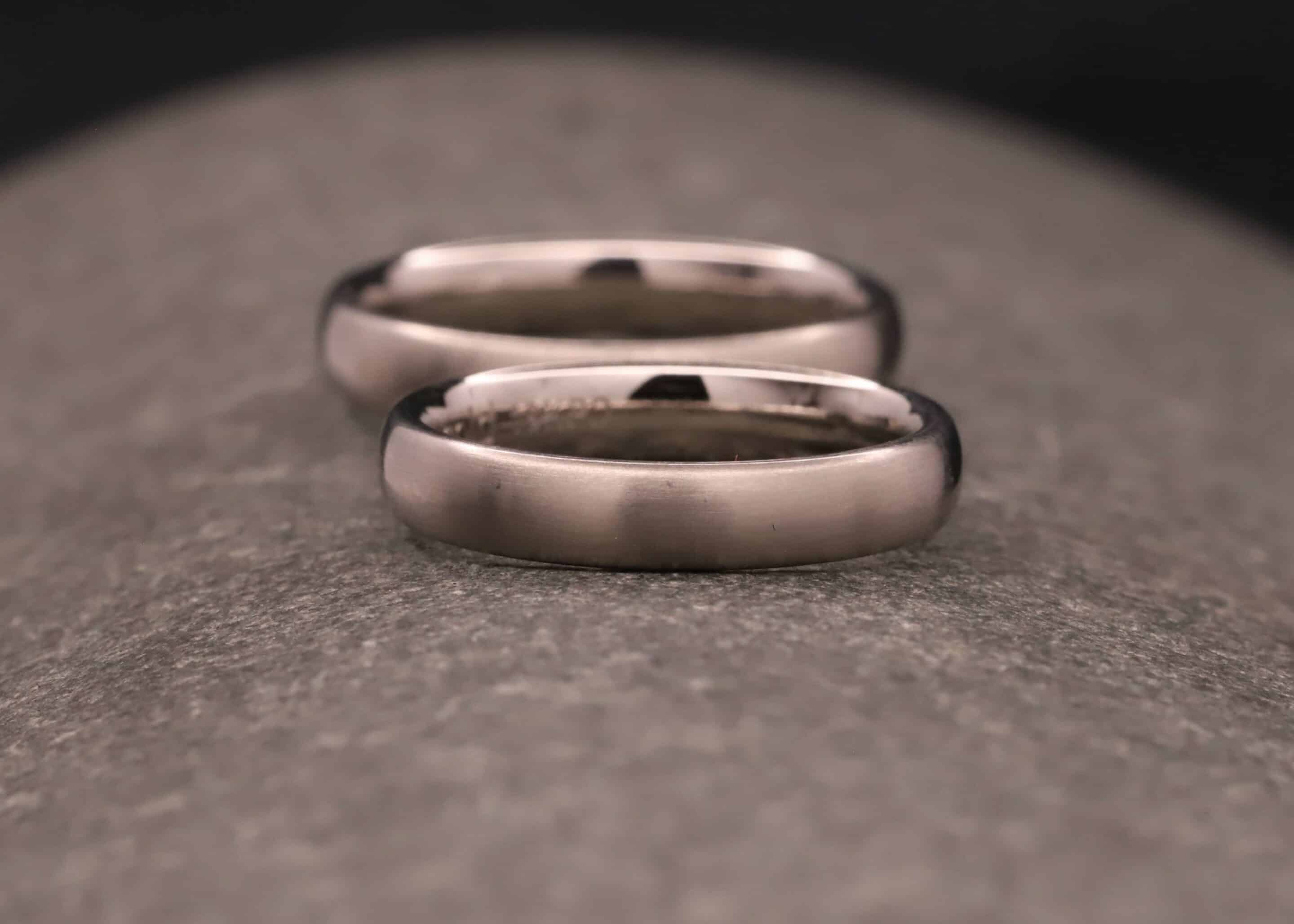 graugold ringe ohne lohtnaht - angefetigt im trauring workshop - schmuckgarten