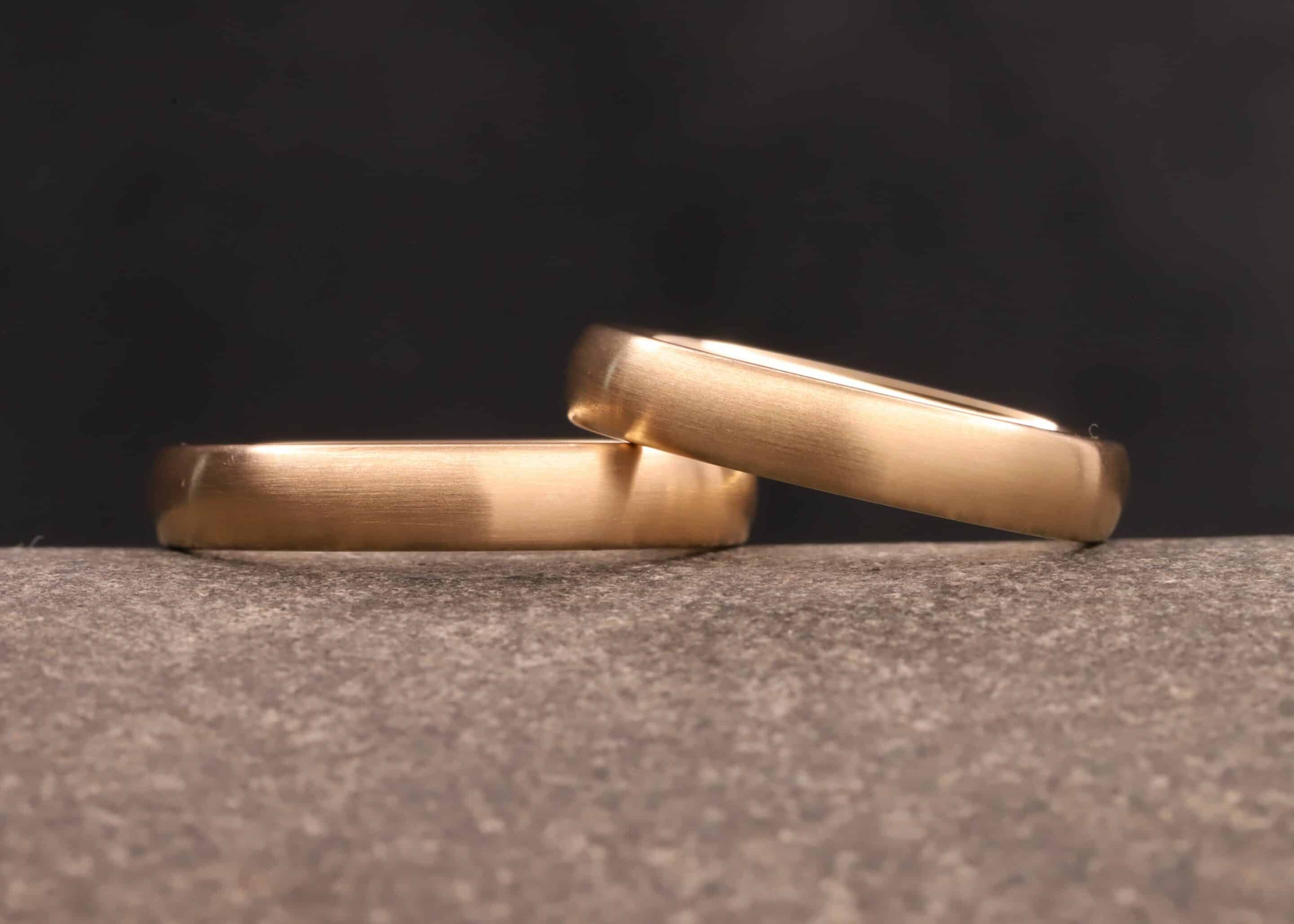 585er sattgelbgold trauringe angefertigt während eines trauringkurses im schmuckgarten