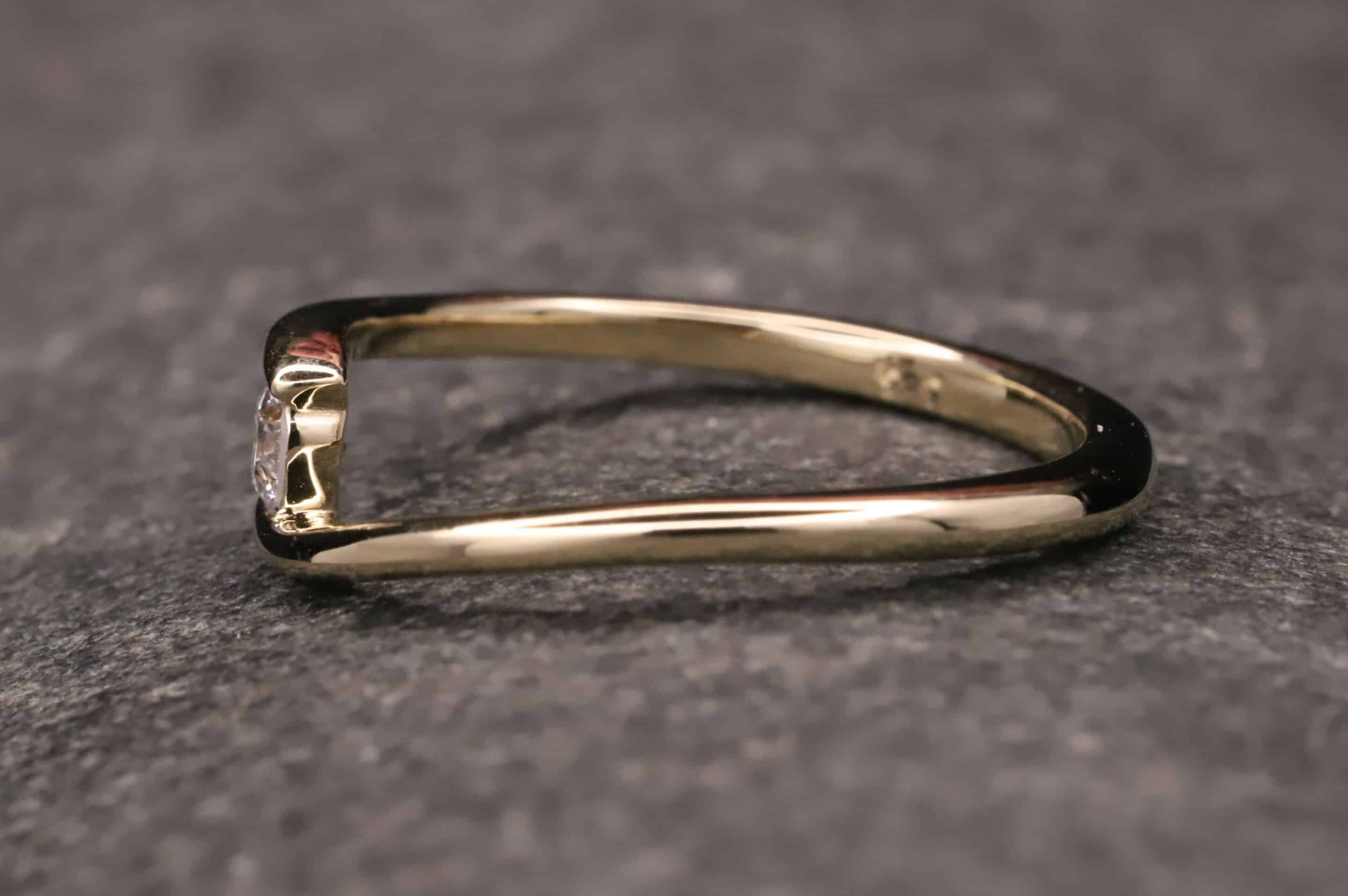 verlobung ring in 585 gelb gold mit 0,17ct synthetischem diamanten in brillantschliff