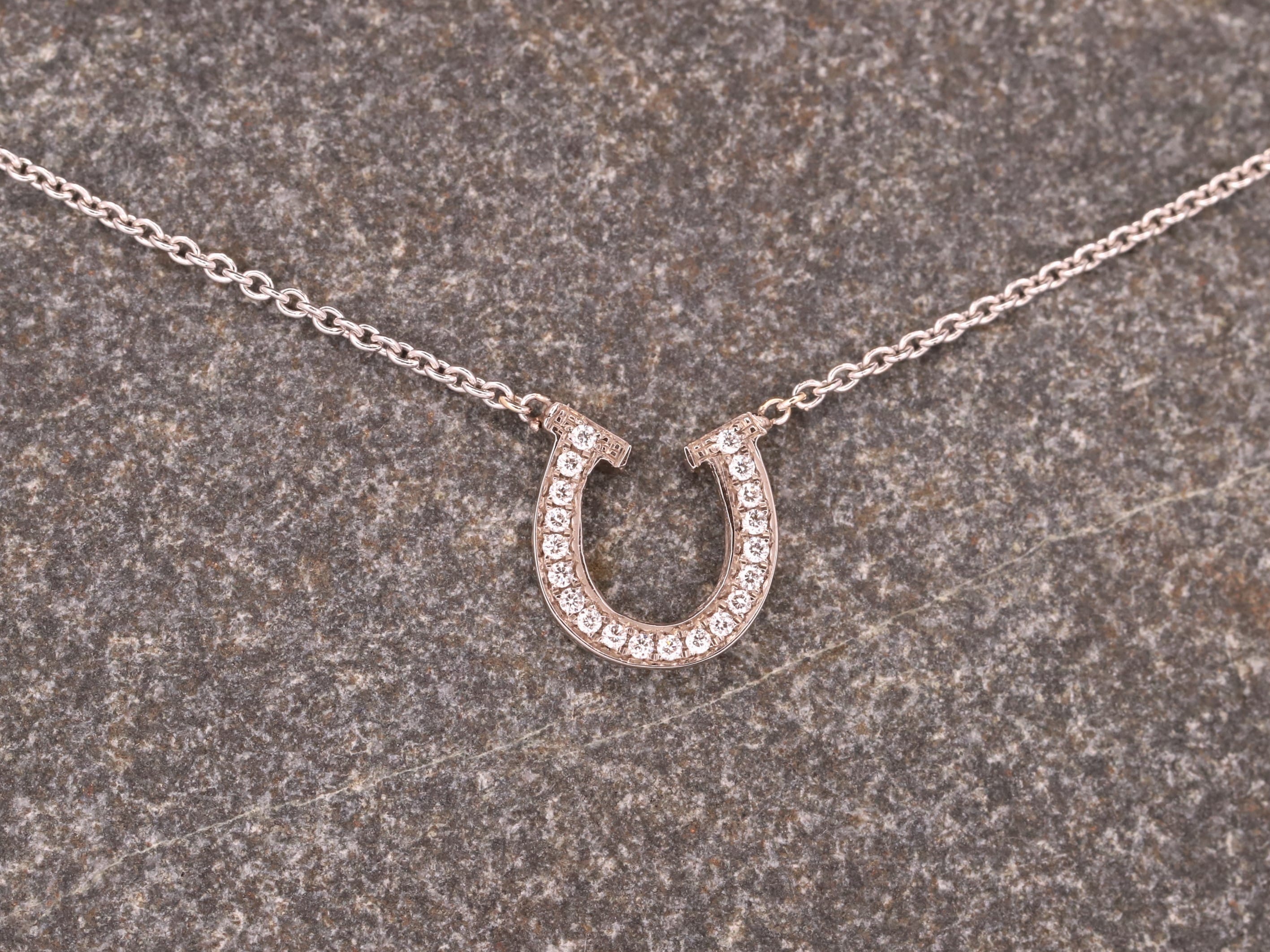 Hufeisen Collier in 585er Graugold mit Brillanten