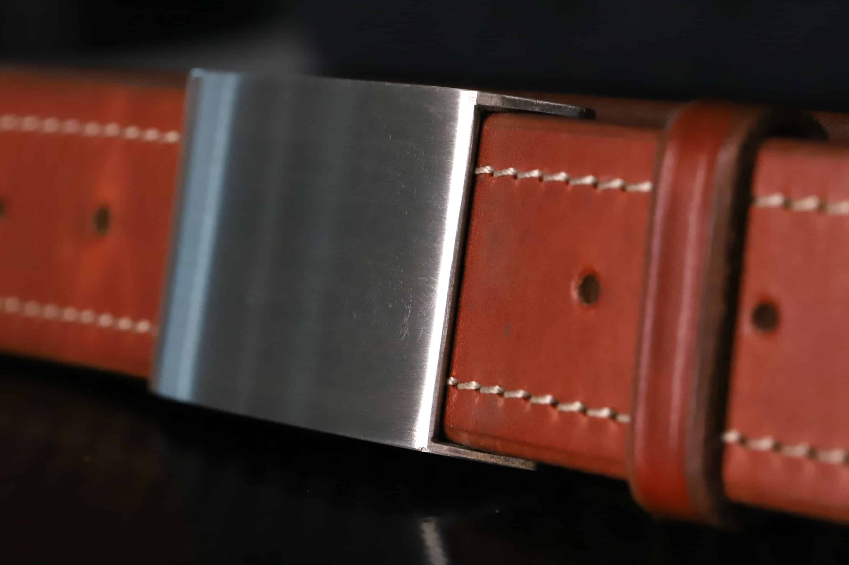 Gürtel mit schön abgenähtem Leder und einer Schließe in Silber, Riemenbreite 38mm – Bild 6