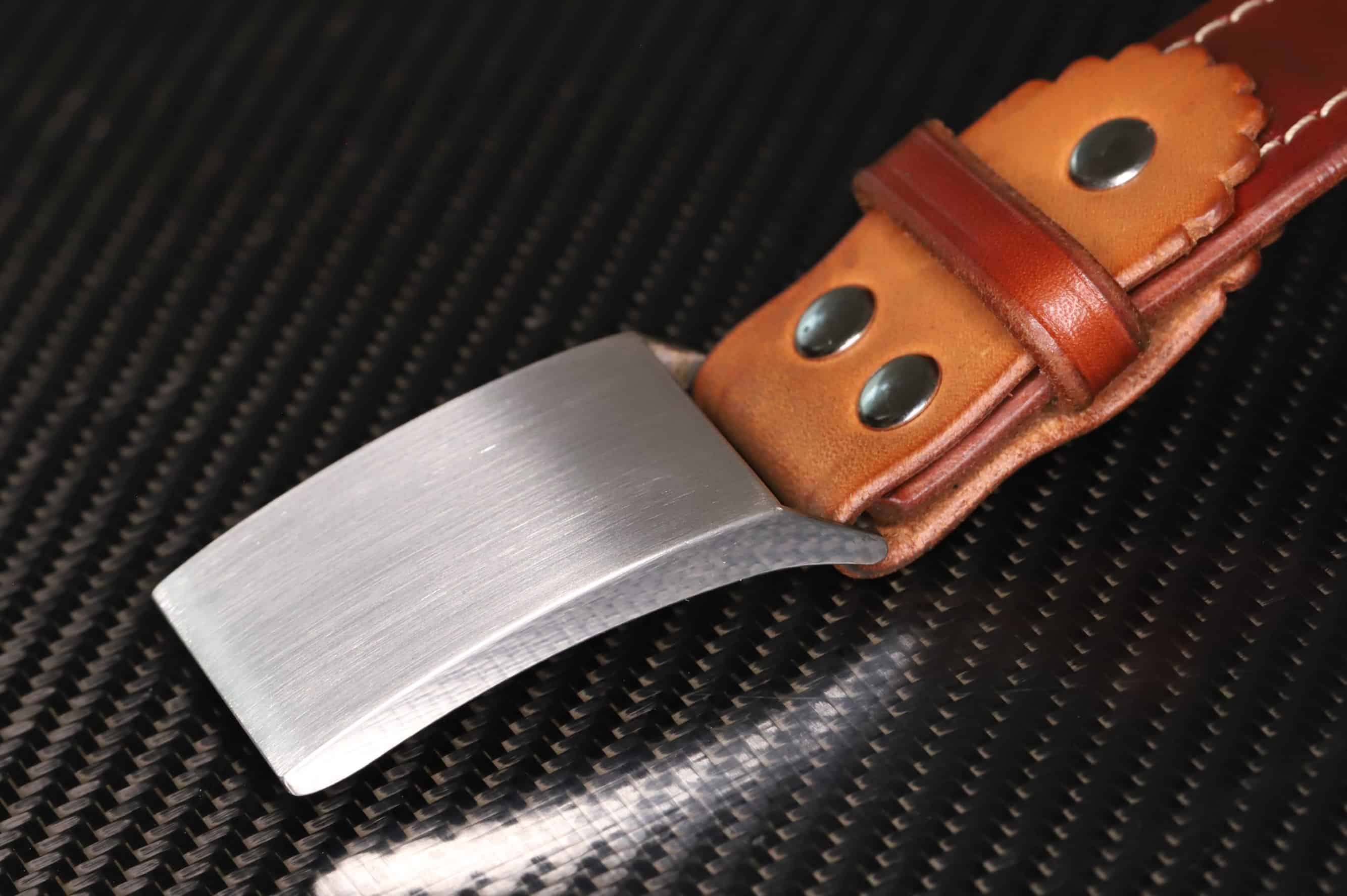 Gürtel mit schön abgenähtem Leder und einer Schließe in Silber, Riemenbreite 38mm – Bild 2