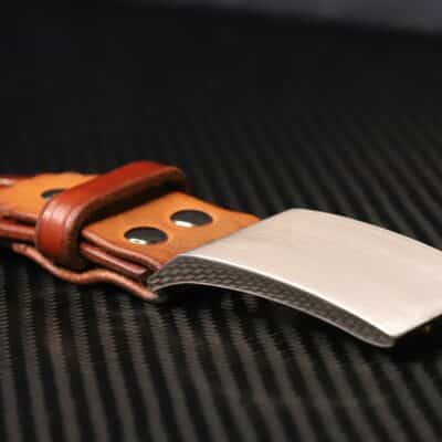 Gürtel mit schön abgenähtem Leder und einer Schließe in Silber, Riemenbreite 38mm