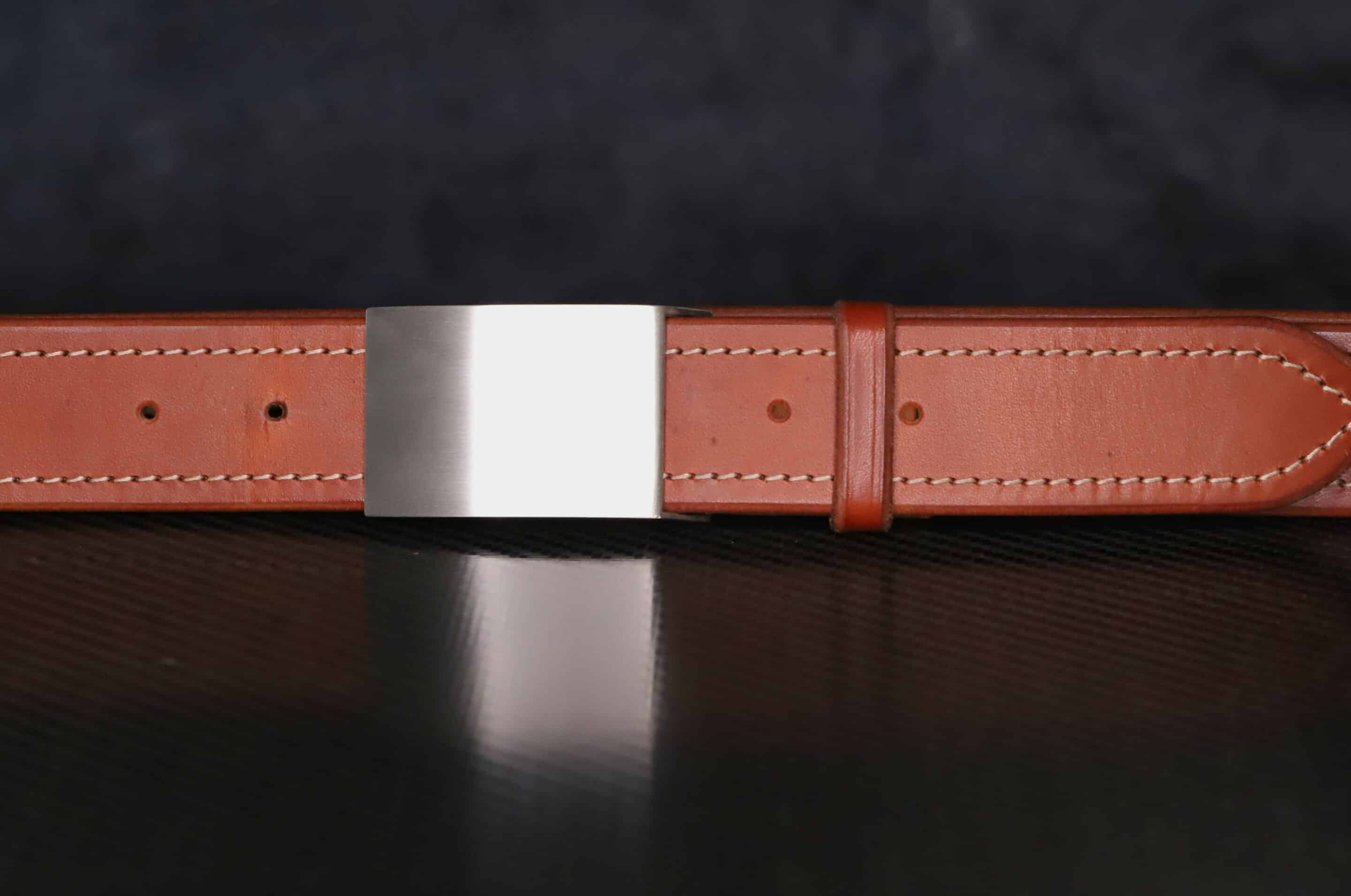 Gürtel mit schön abgenähtem Leder und einer Schließe in Silber, Riemenbreite 38mm – Bild 5