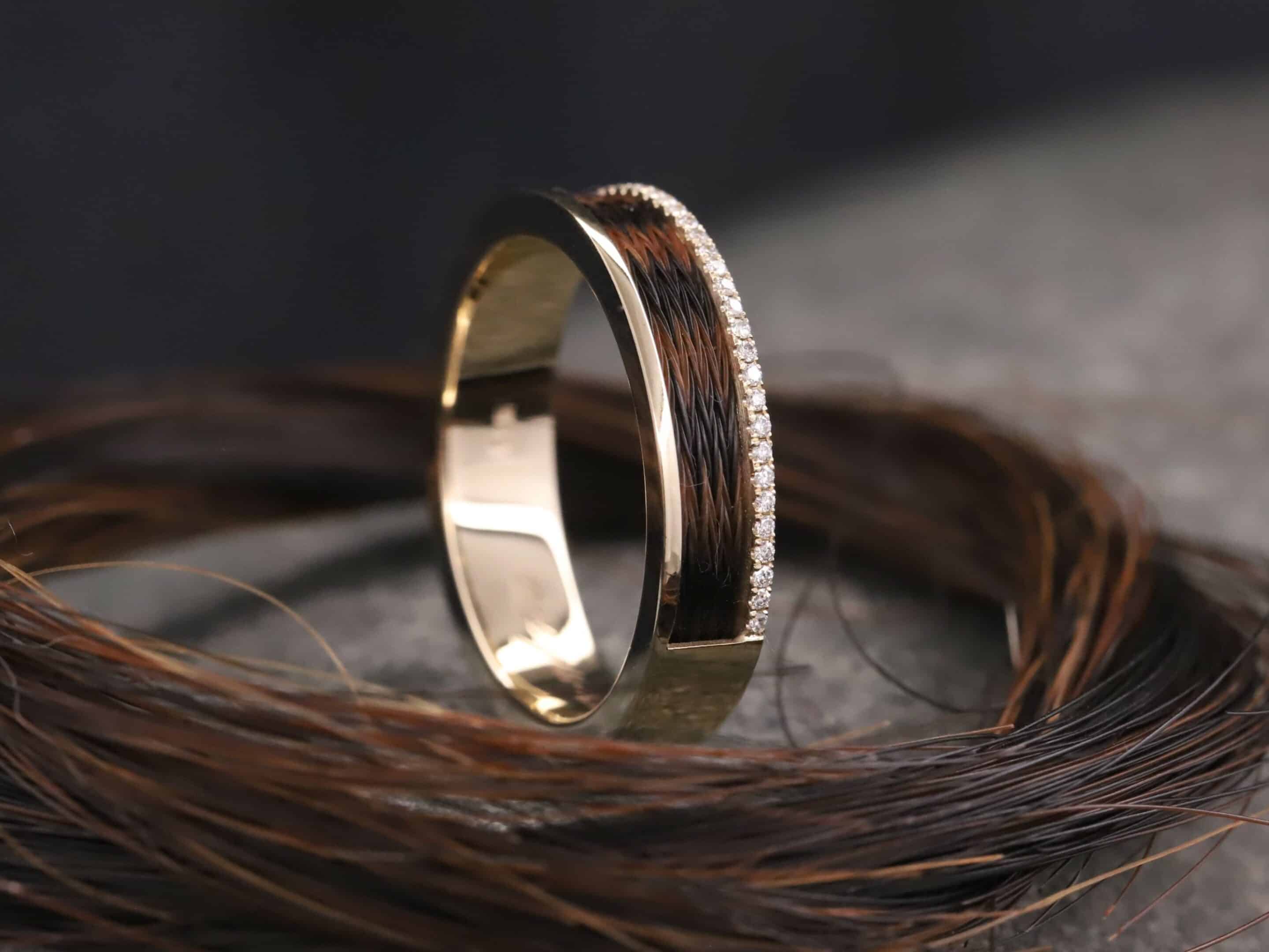 Pferdehaarring 585er Gelbgold mit Brillanten – Bild 2