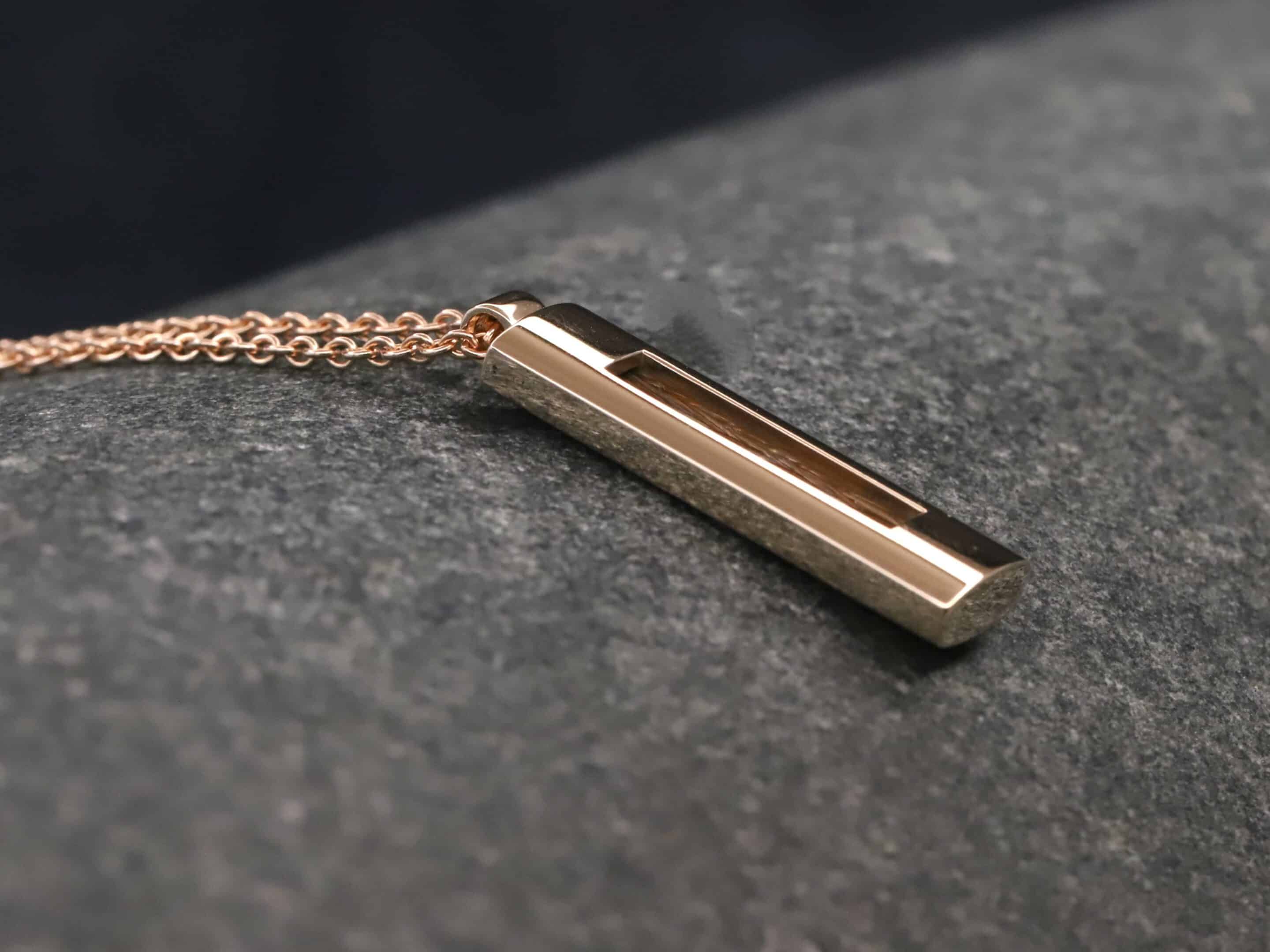 Mittlerer Kettenanhänger mit Pferdehaar 585er Rosegold – Bild 5