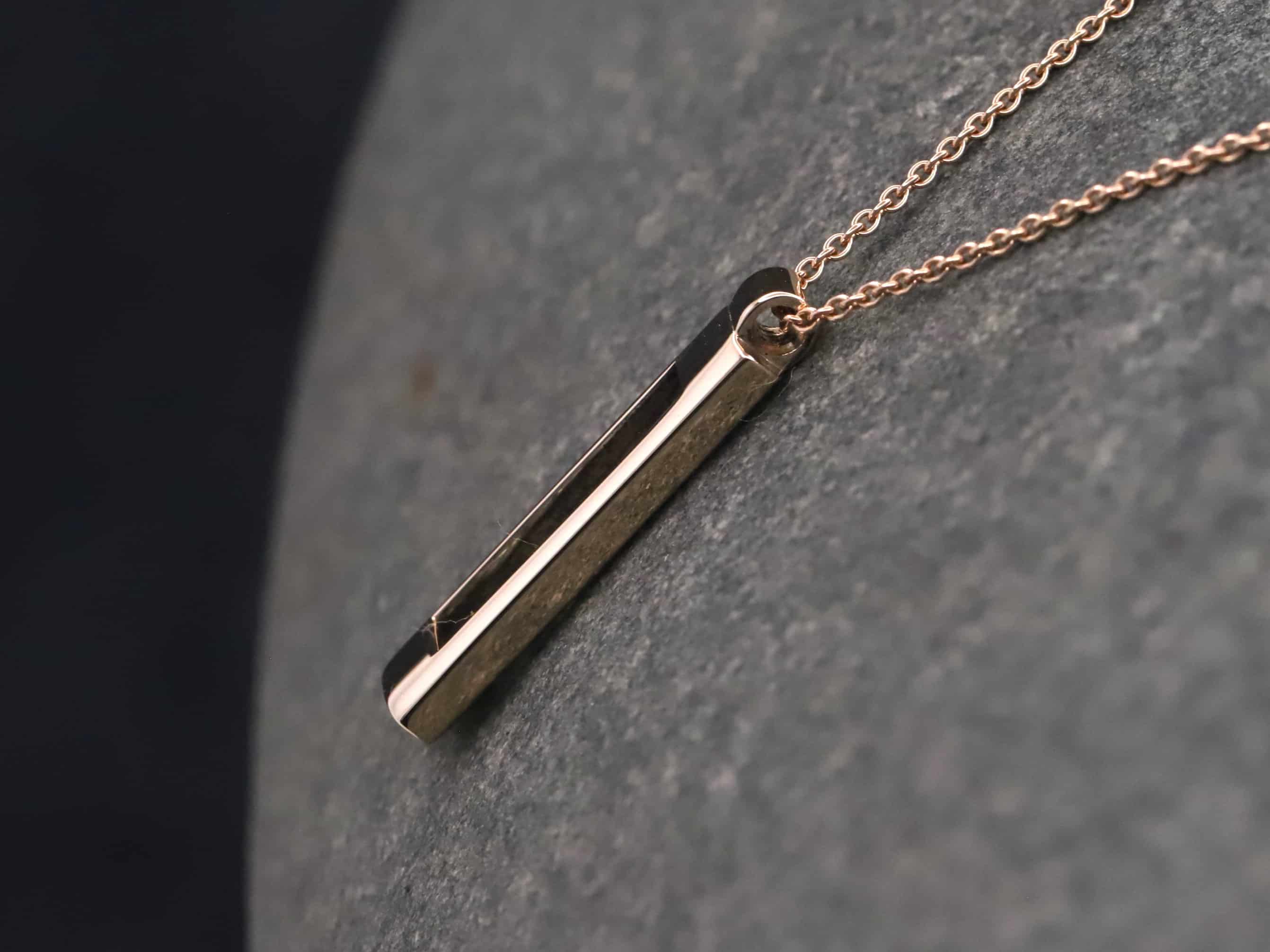 feiner Kettenanhänger mit Pferdehaar 585er Rosegold – Bild 2