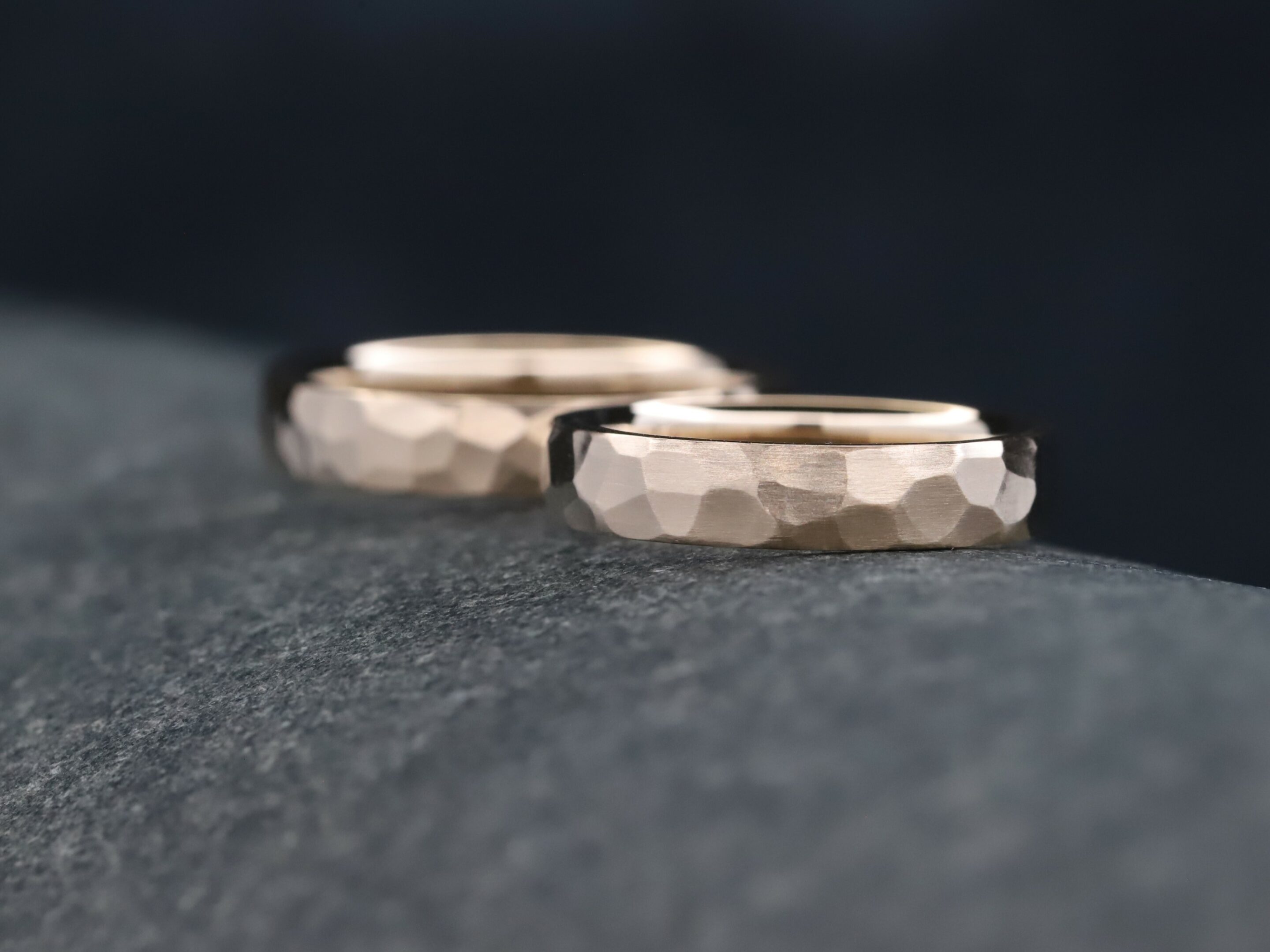 Trauringe in 585er Rosegold geschmiedet – Bild 4