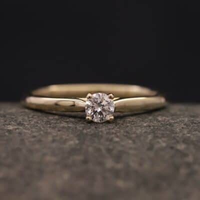 Verlobungsring 585er Gelbgold mit 0,22ct synthetischem Diamanten im Brillantschliff