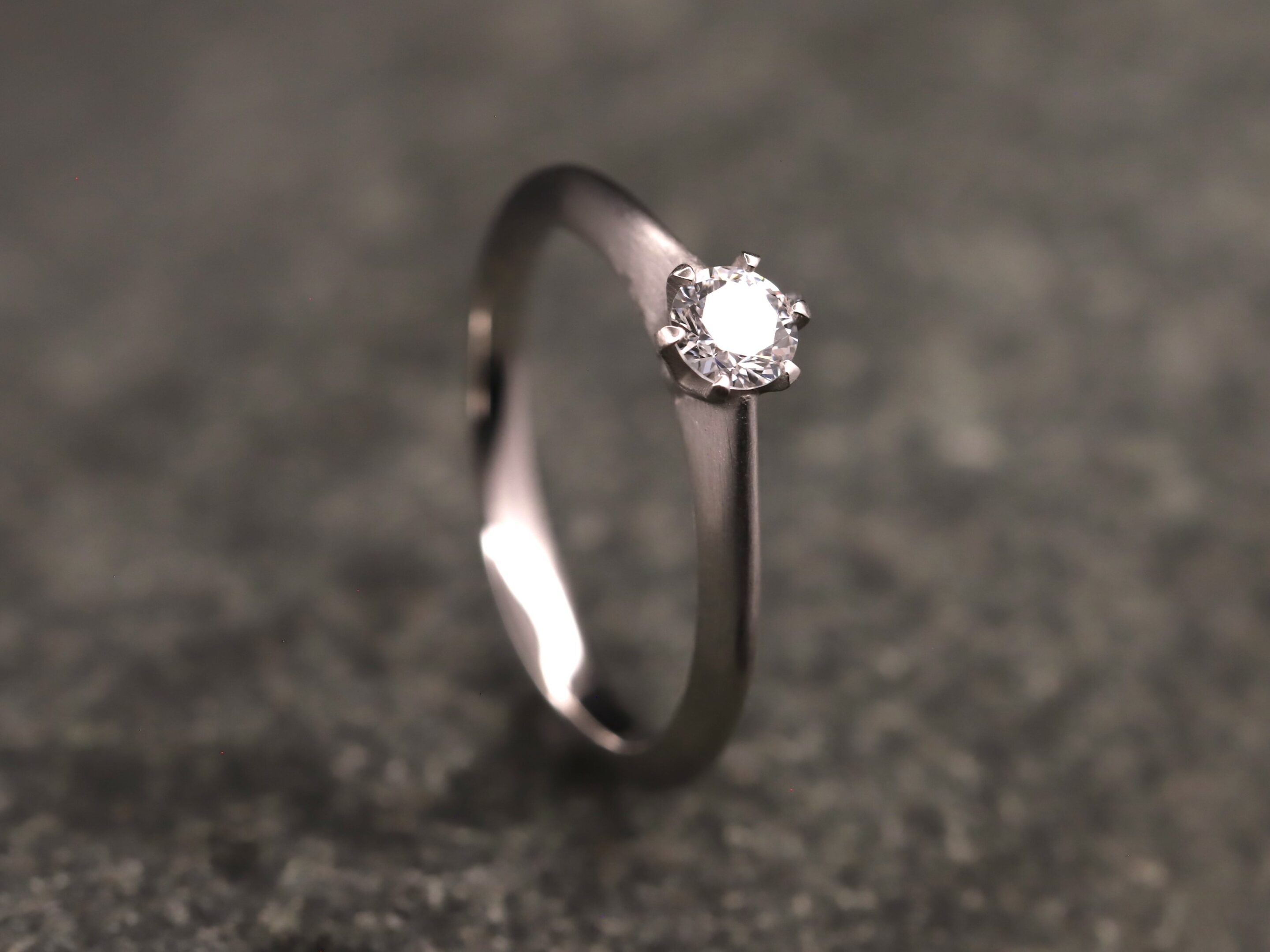 Verlobungsring 950er Platin mit 0,28ct synthetischem Diamanten im Brillantschliff – Bild 4