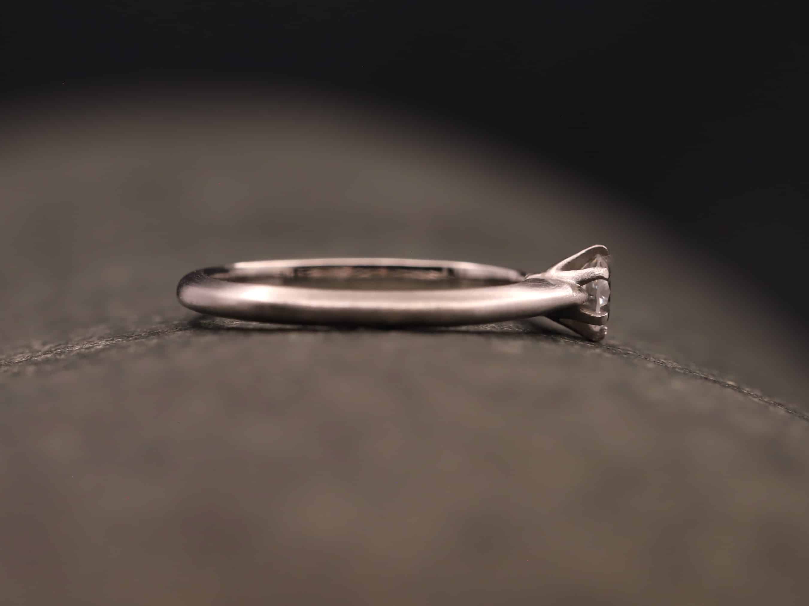 Verlobungsring 950er Platin mit 0,28ct synthetischem Diamanten im Brillantschliff – Bild 6
