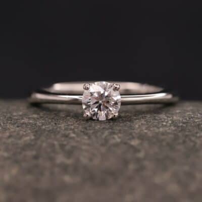 Verlobungsring 950er Platin mit 0,53ct synthetischem Diamanten im Brillantschliff