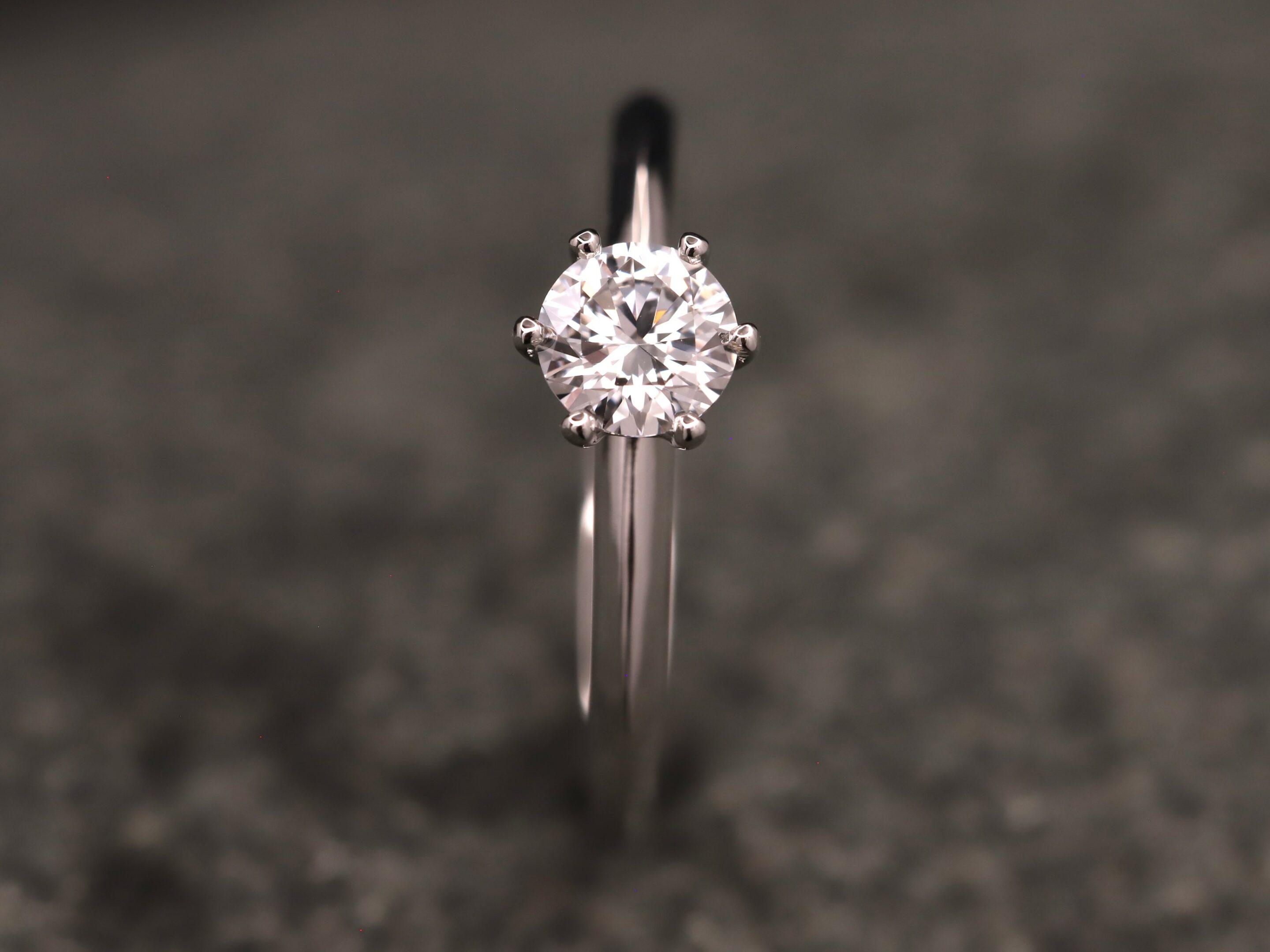 Verlobungsring 950er Platin mit 0,57ct synthetischem Diamanten im Brillantschliff – Bild 3