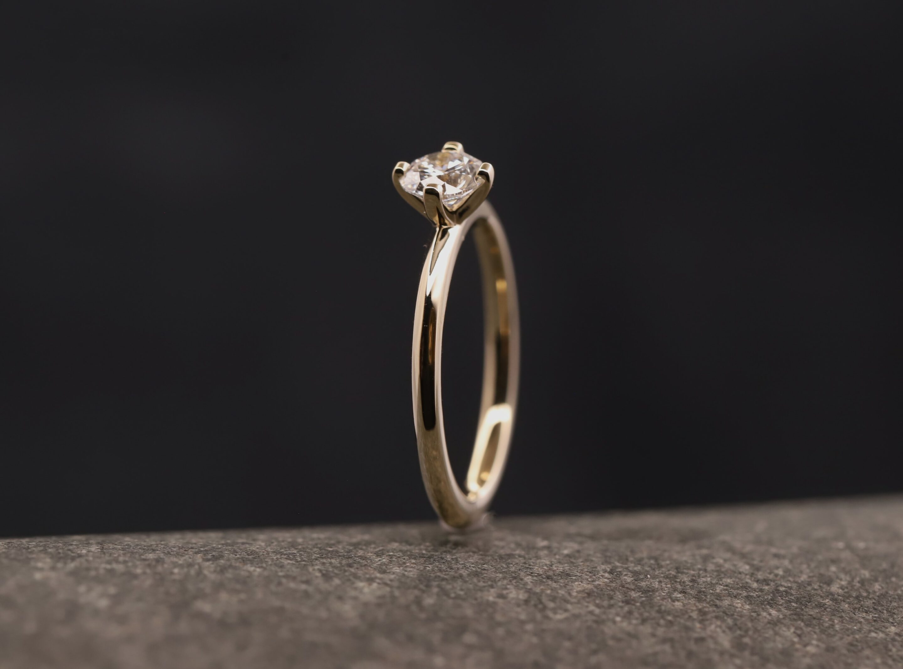 Verlobungsring 585er Gelbgold mit 0,54ct synthetischem Diamanten im Brillantschliff – Bild 8
