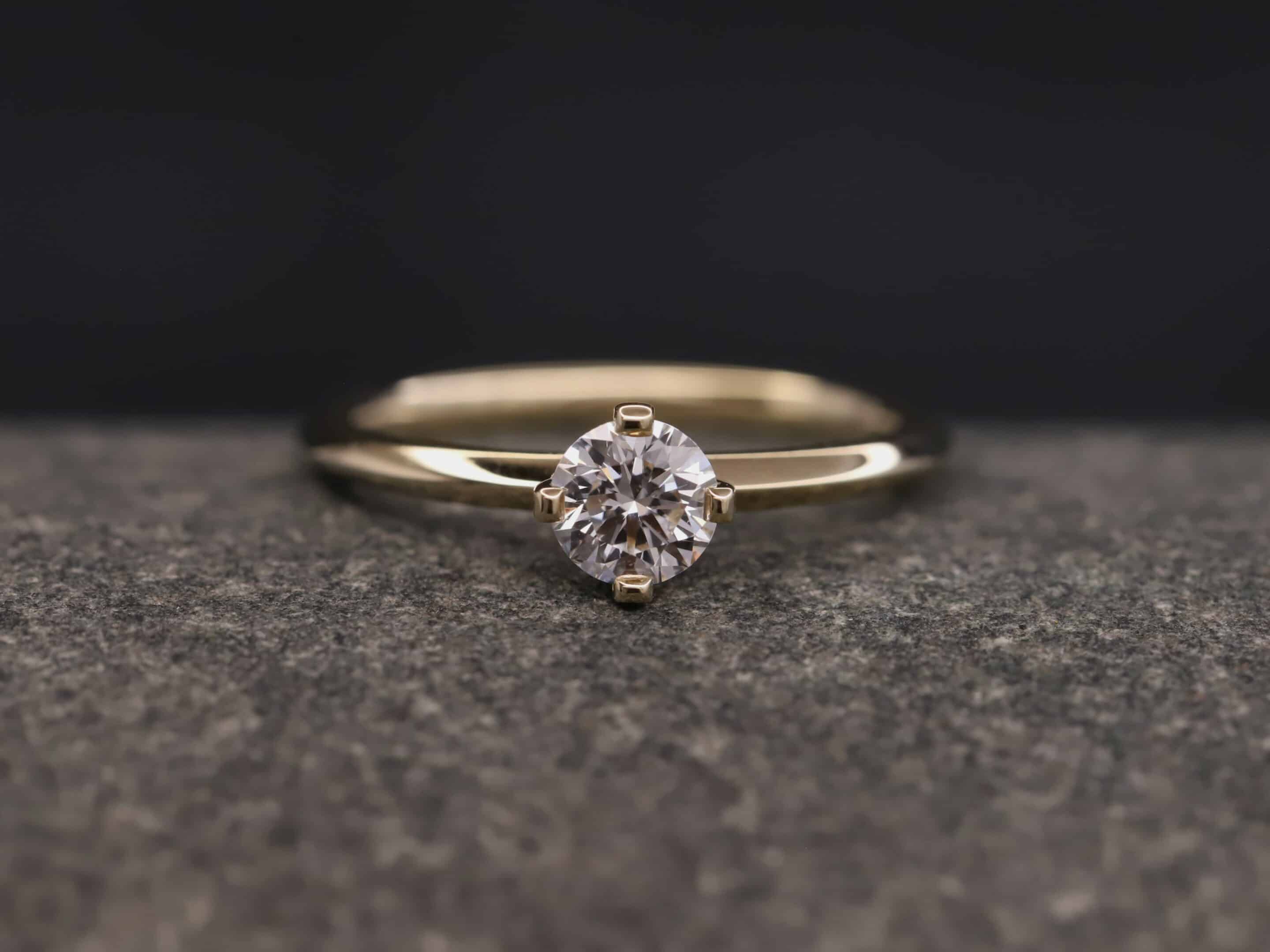 Verlobungsring 585er Gelbgold mit 0,54ct synthetischem Diamanten im Brillantschliff
