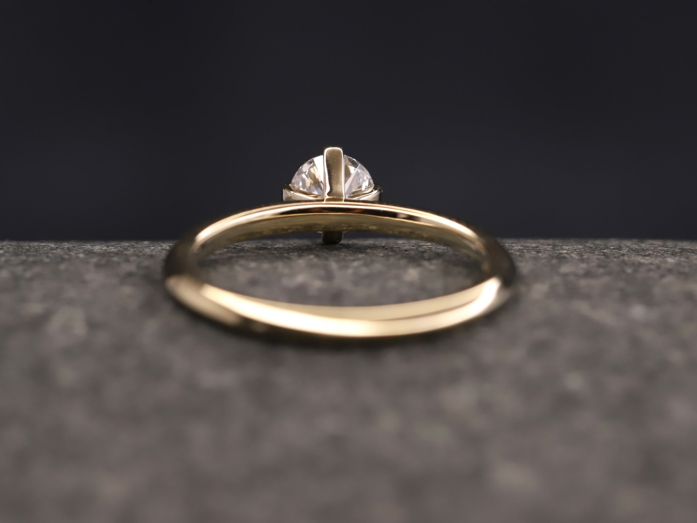 Verlobungsring 585er Gelbgold mit 0,54ct synthetischem Diamanten im Brillantschliff – Bild 5
