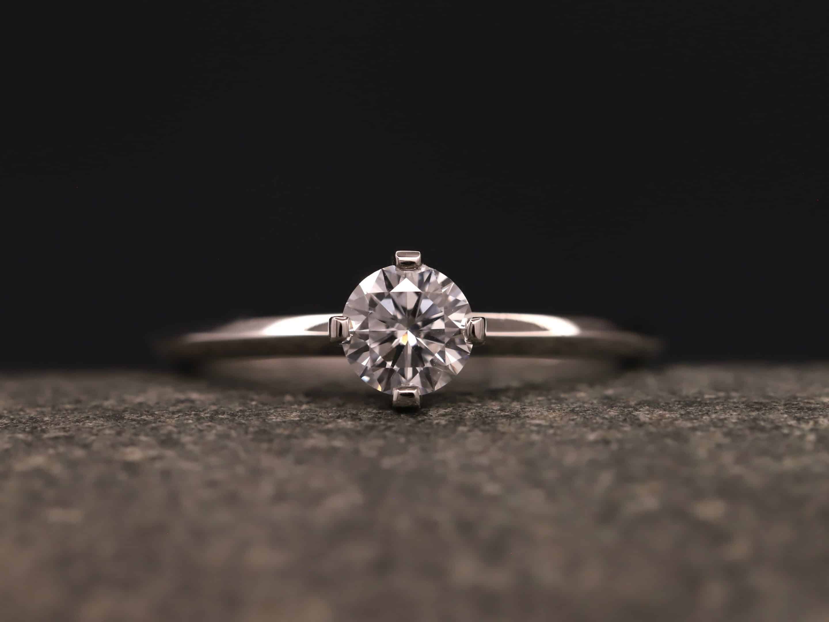 Verlobungsring 950er Platin mit 0,542ct synthetischem Diamanten im Brillantschliff – Bild 2