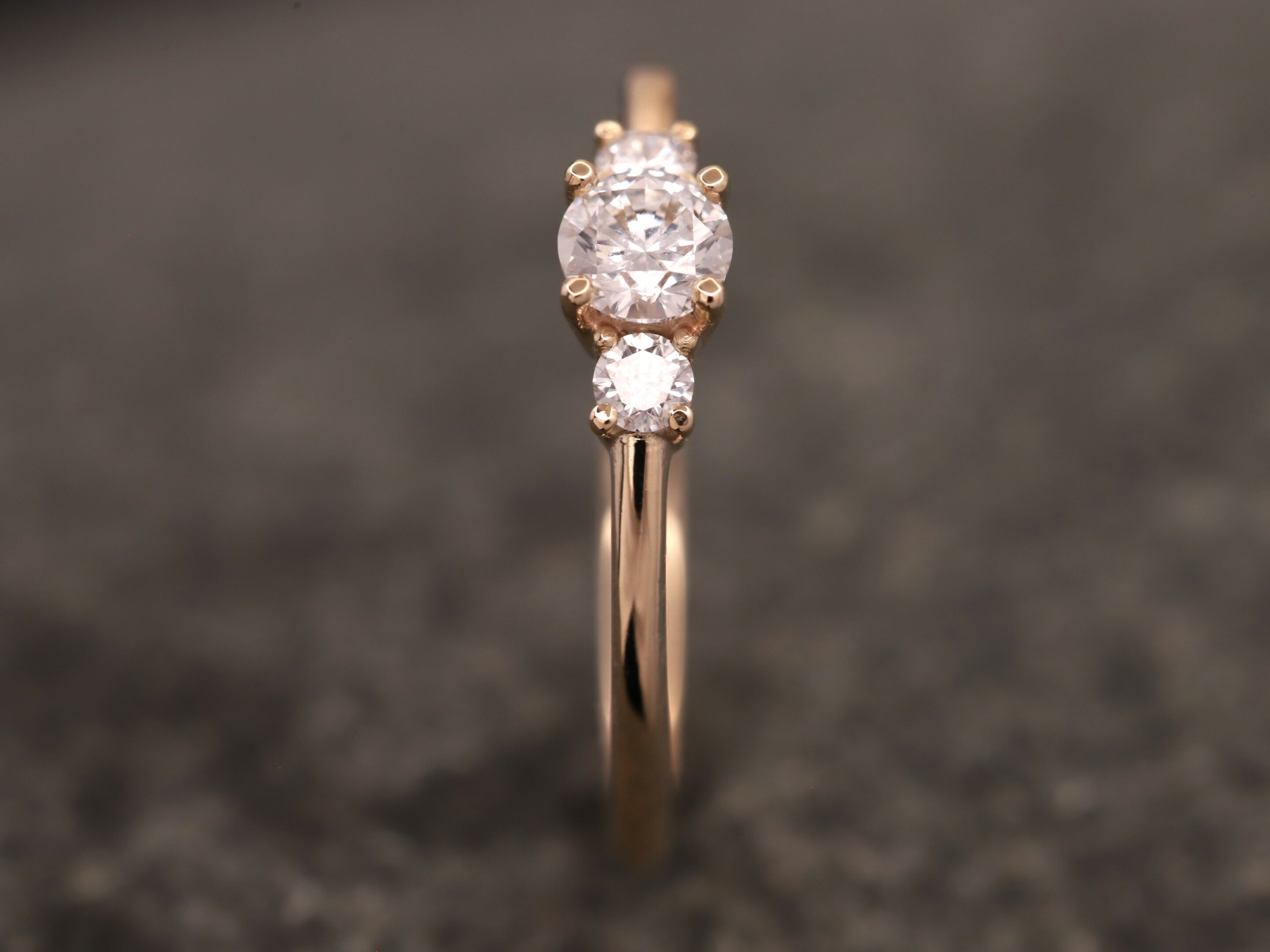 Verlobungsring 585er Rosegold mit 0,33ct synthetischen Diamanten im Brillantschliff – Bild 3