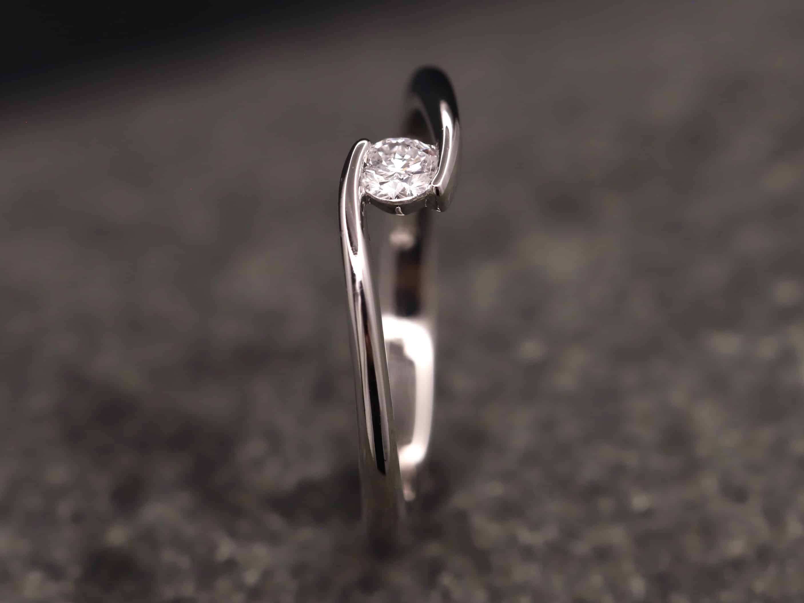 Verlobungsring 950er Platin mit 0,17ct synthetischem Diamanten im Brillantschliff – Bild 4