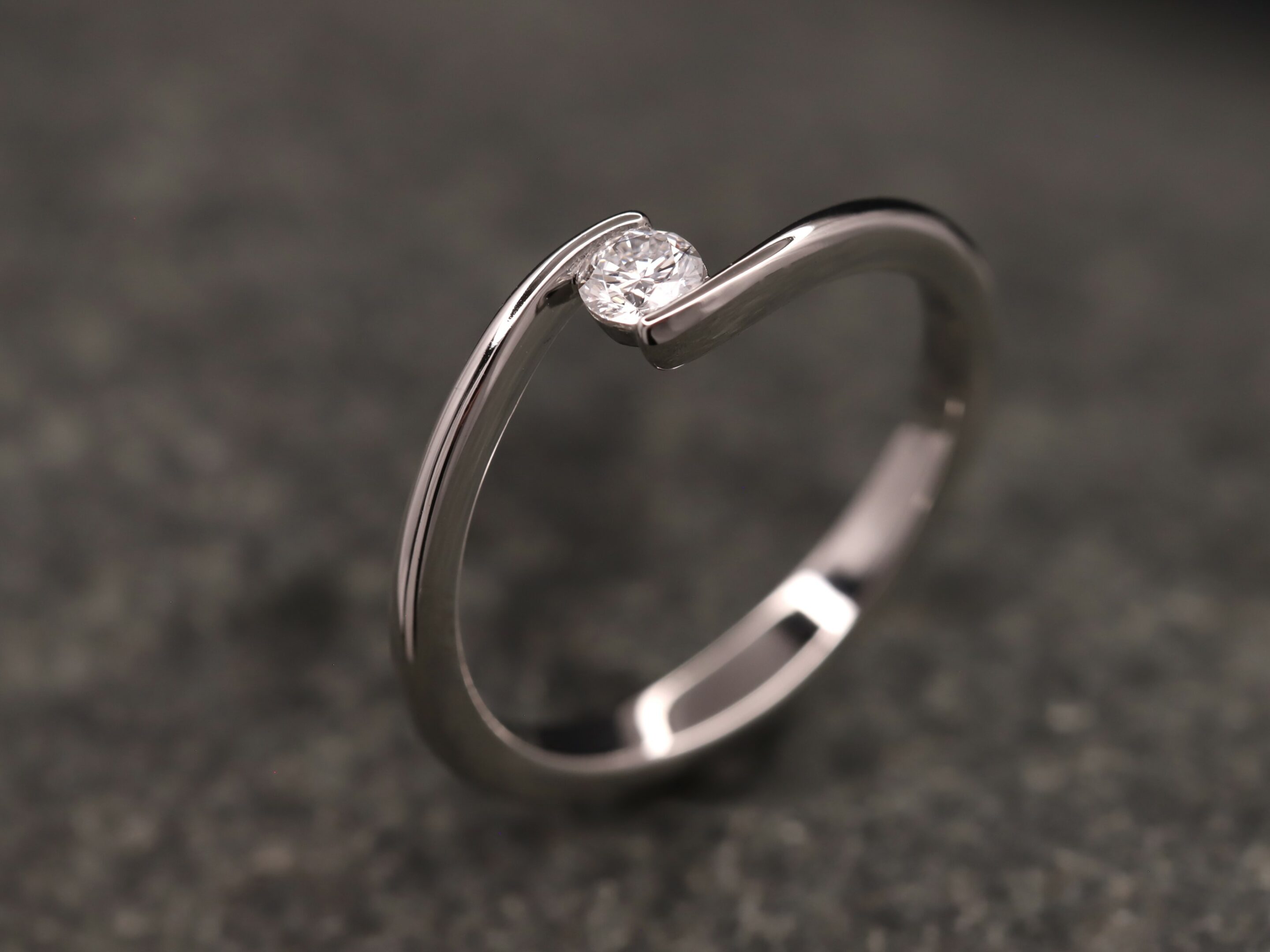 Verlobungsring 950er Platin mit 0,17ct synthetischem Diamanten im Brillantschliff – Bild 6