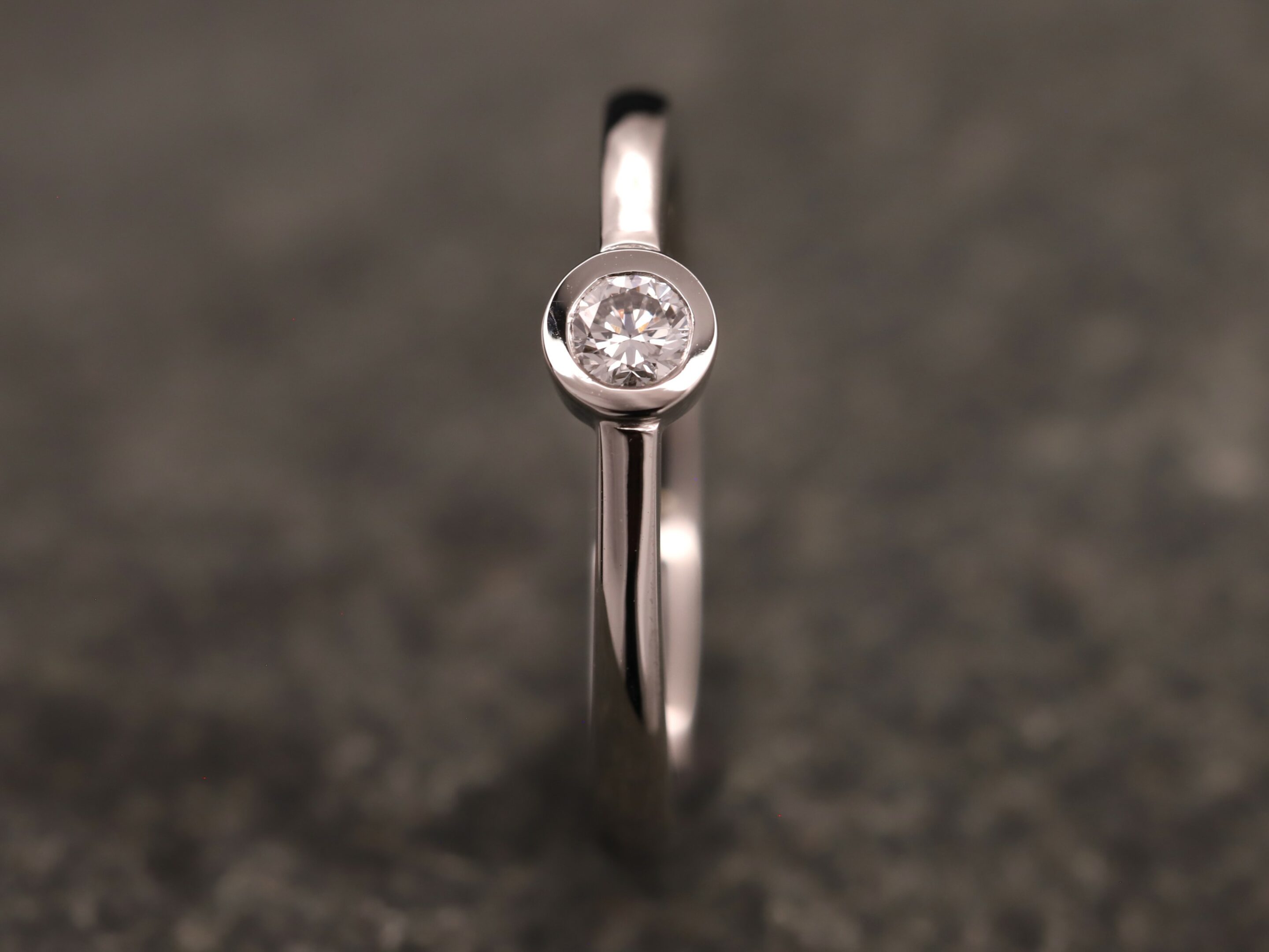 Verlobungsring 950 Platin mit 0,18ct synthetischem Diamanten im Brillantschliff – Bild 5