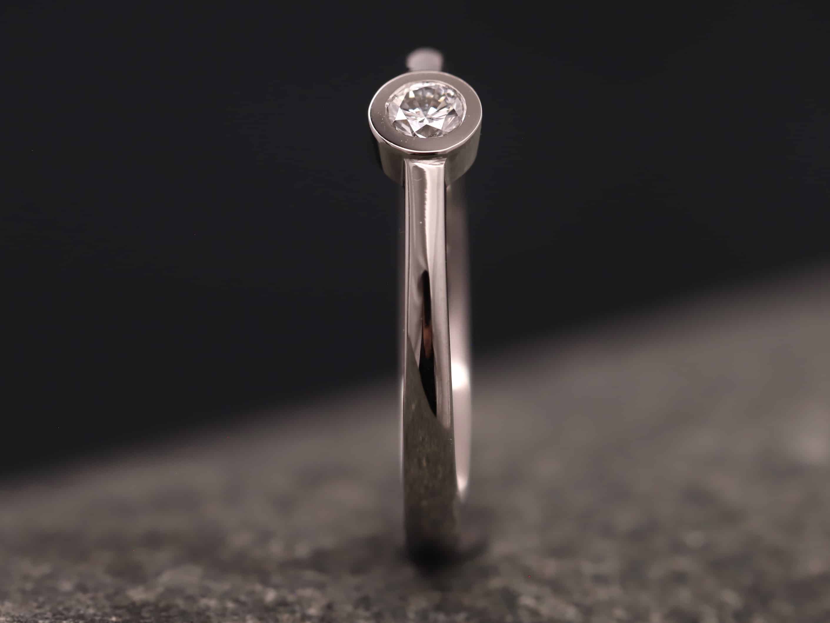 Verlobungsring 950 Platin mit 0,18ct synthetischem Diamanten im Brillantschliff – Bild 8