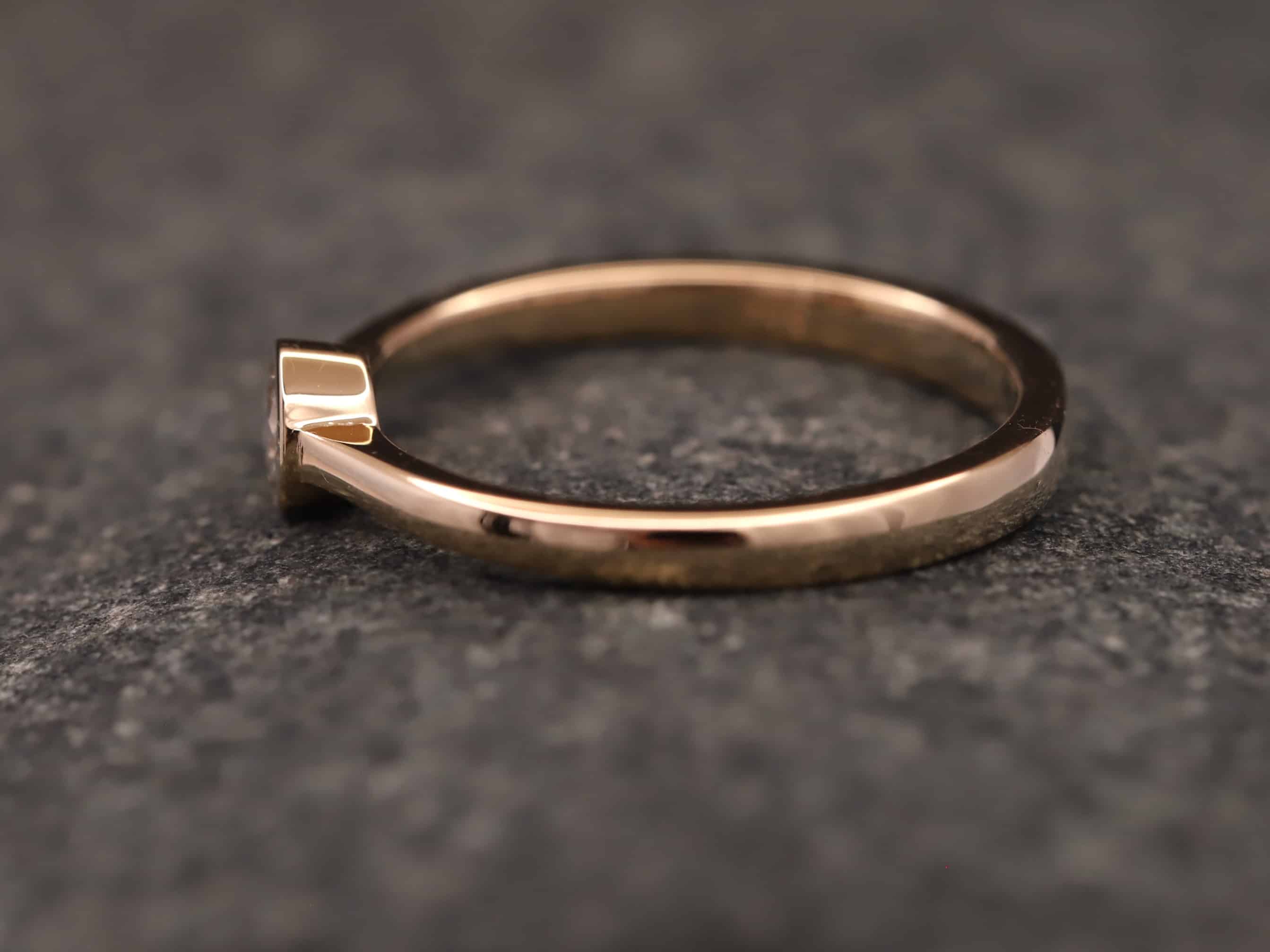 Verlobungsring 585er Rosegold mit 0,18ct synthetischem Diamanten im Brillantschliff – Bild 6
